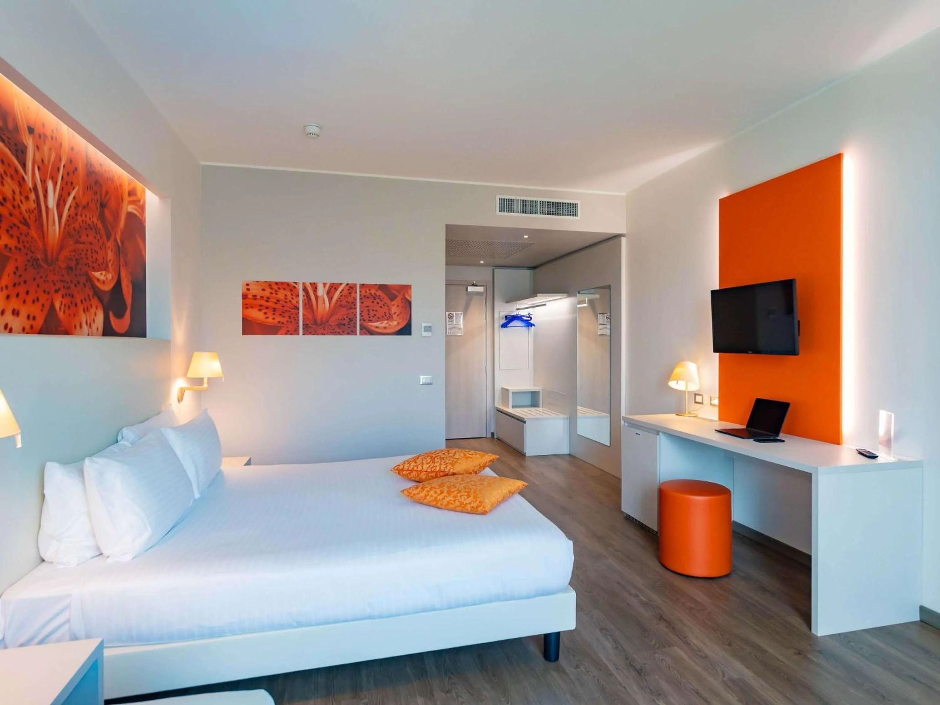 Executive Room with Park and Pool View - single occupancy in ibis Styles Milano Est Settala