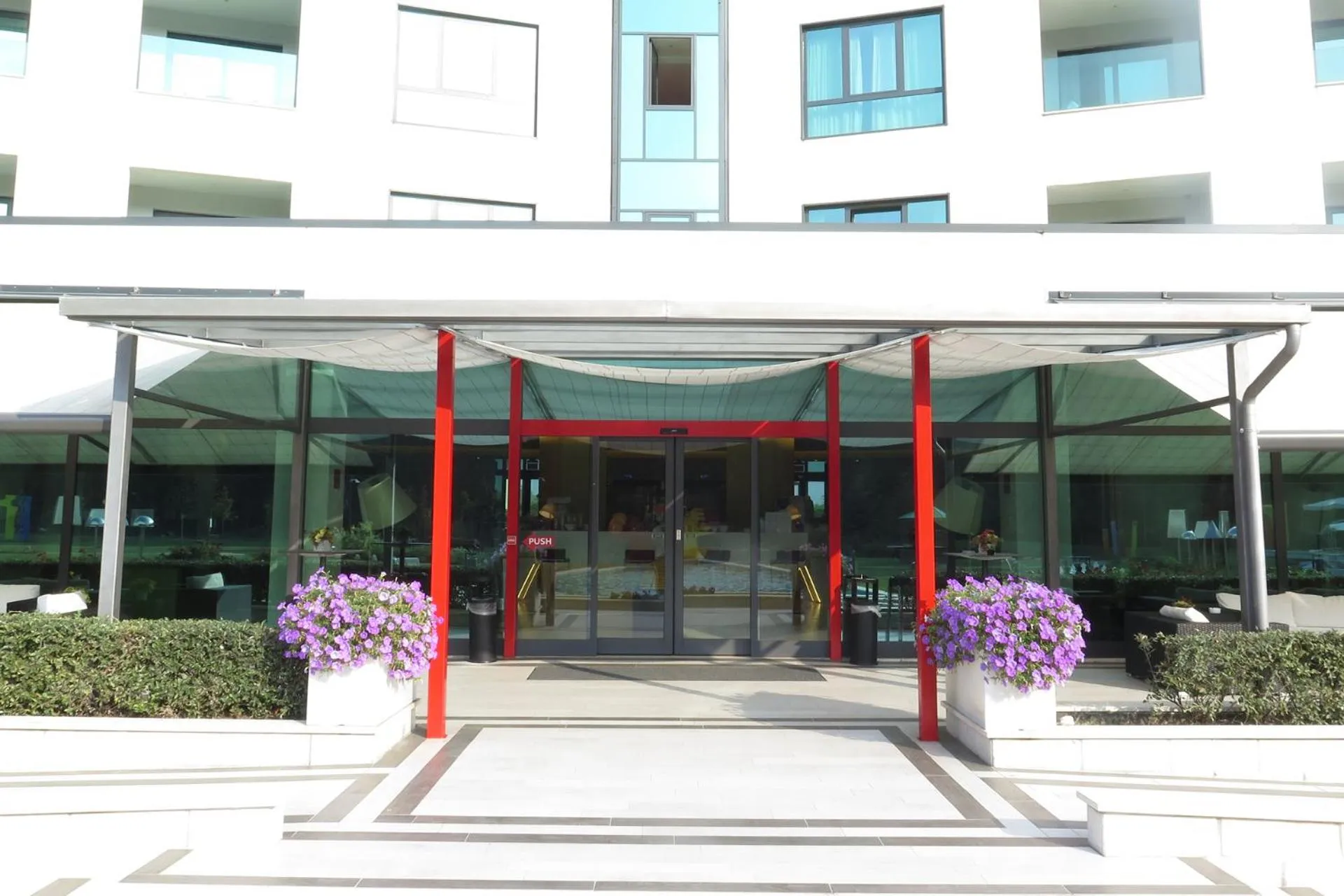 Facade/entrance in ibis Styles Milano Est Settala