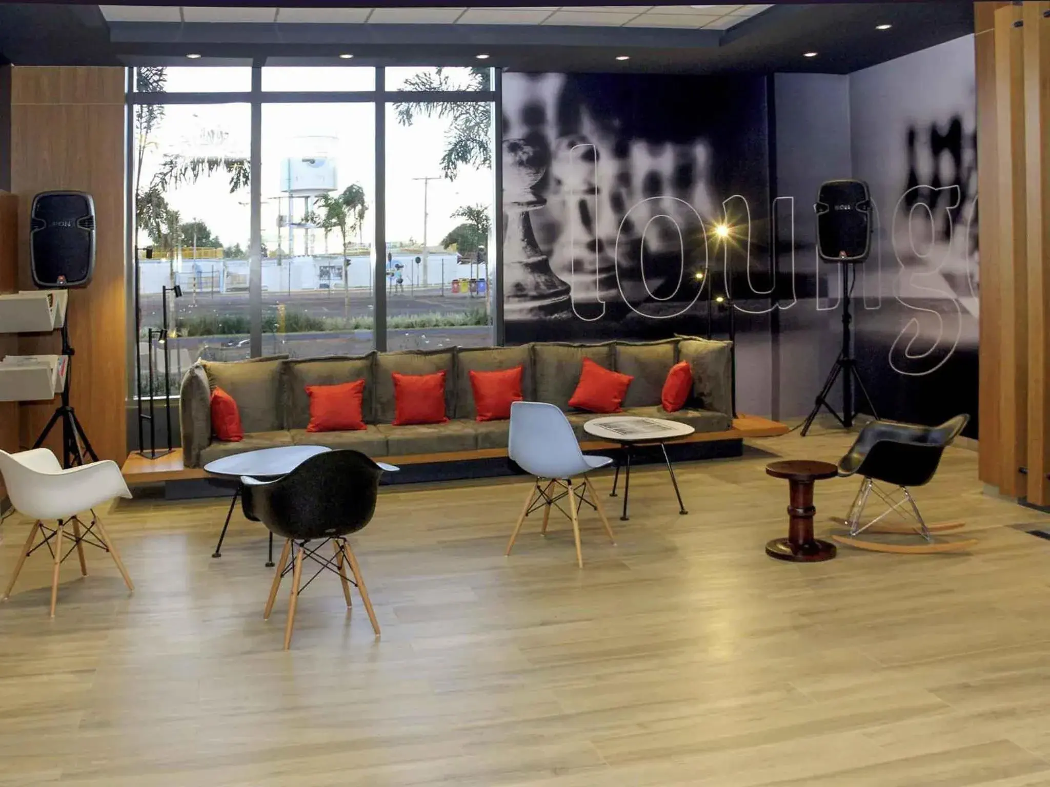 Property building in ibis Jatai Property building in ibis Jatai