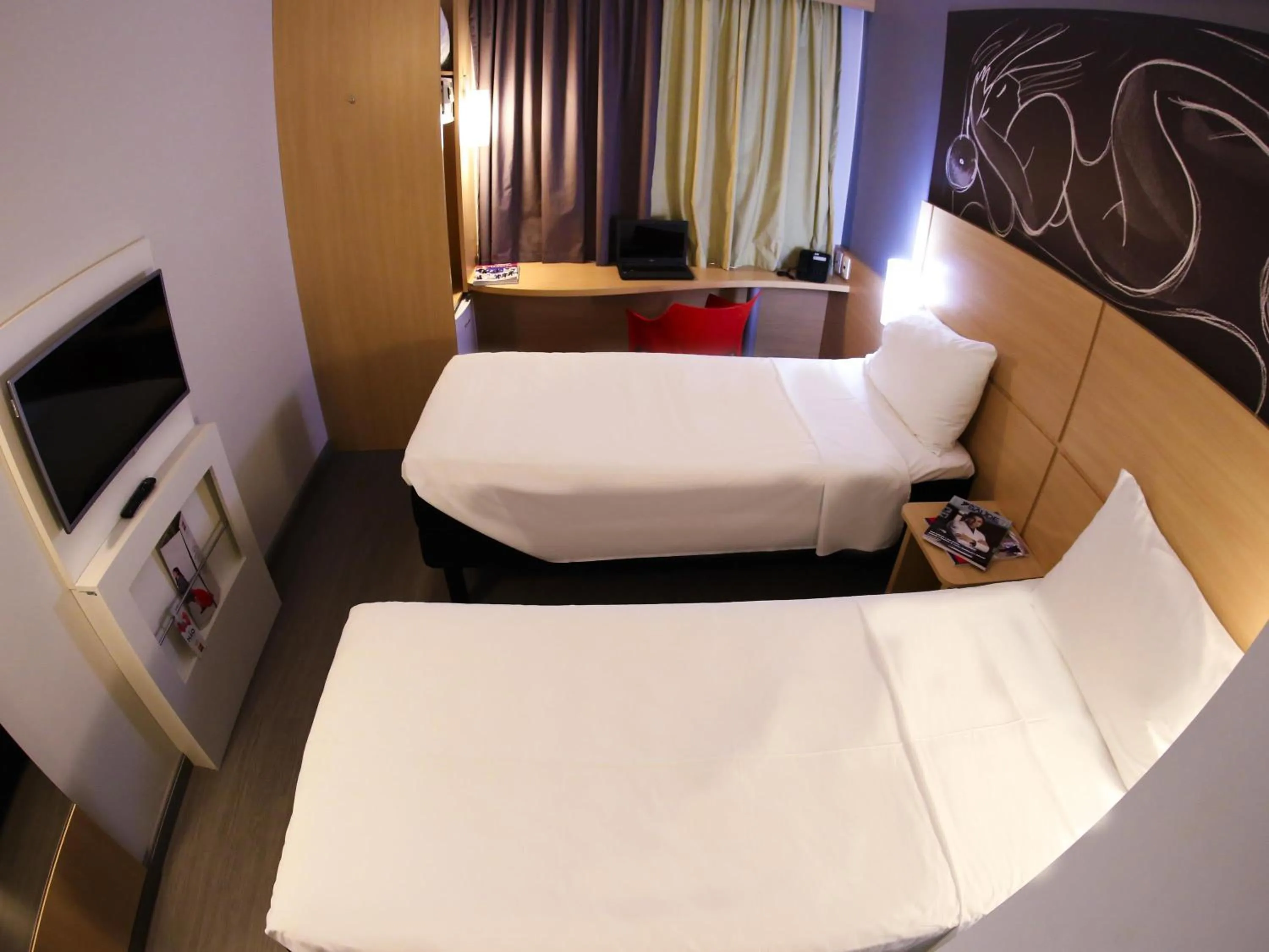 Bedroom, Bed in ibis Jatai