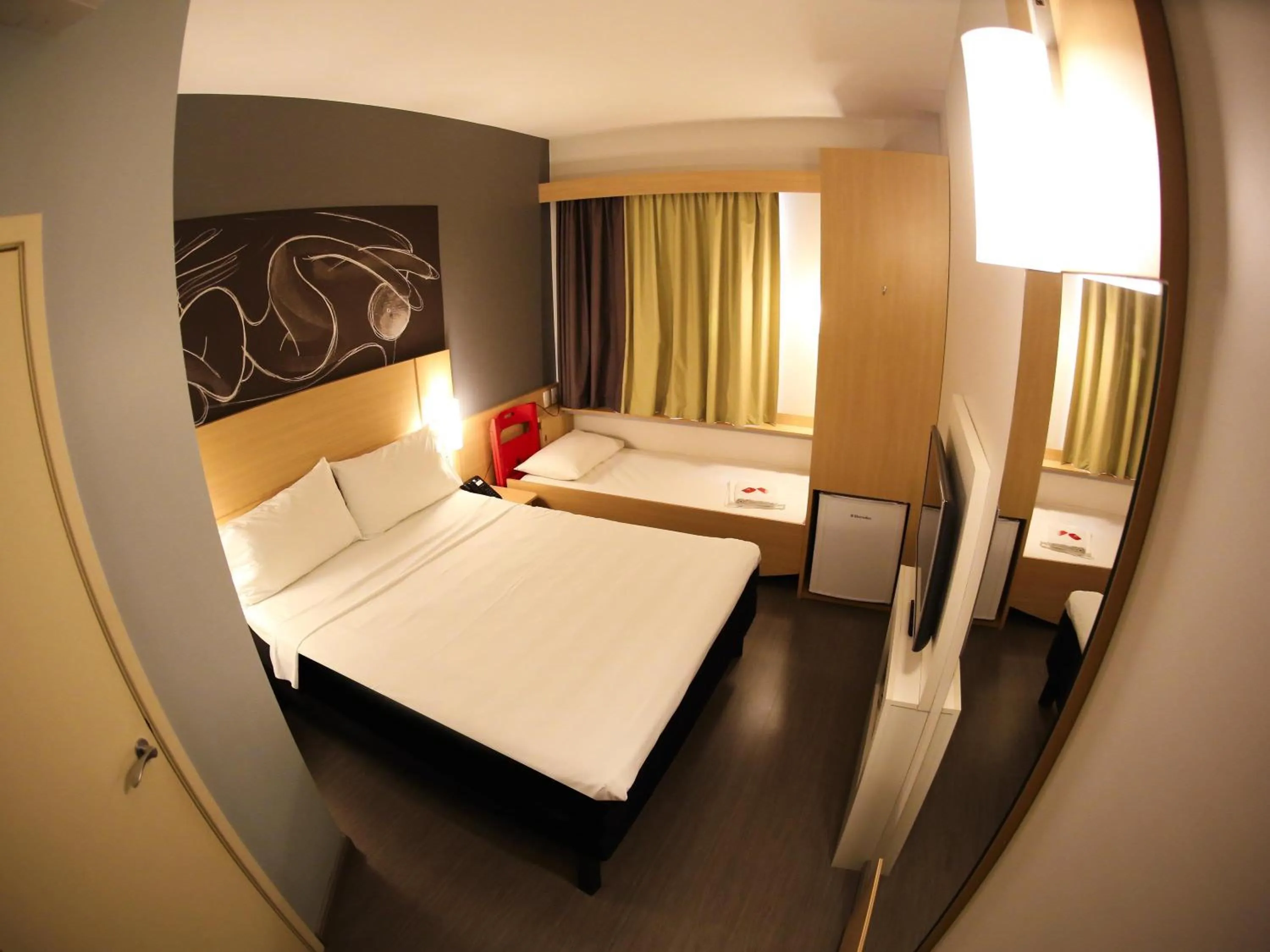 Bedroom, Bed in ibis Jatai