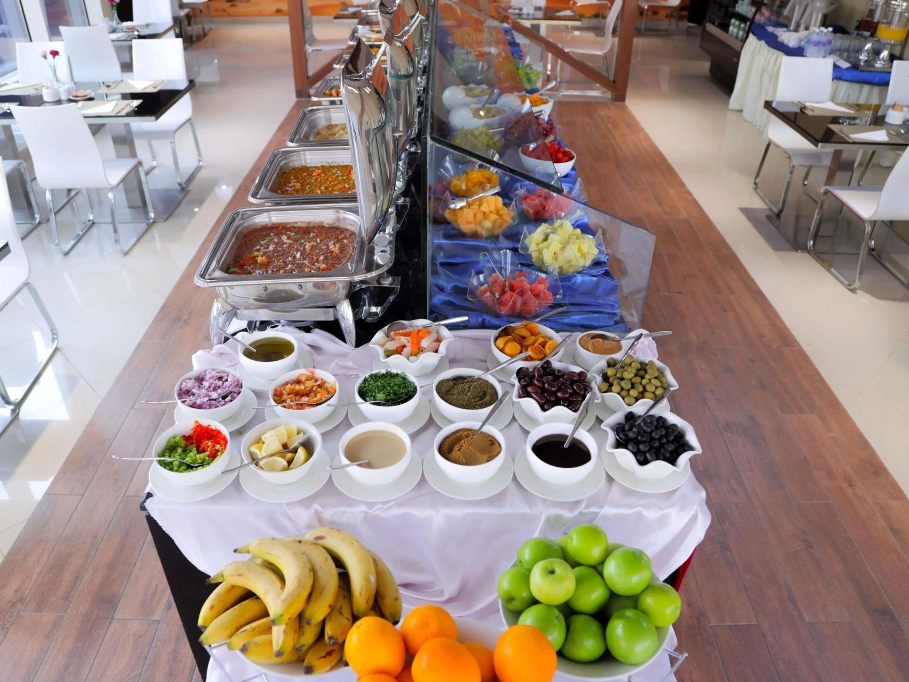 Restaurant/places to eat in Novotel Suites Riyadh Centre