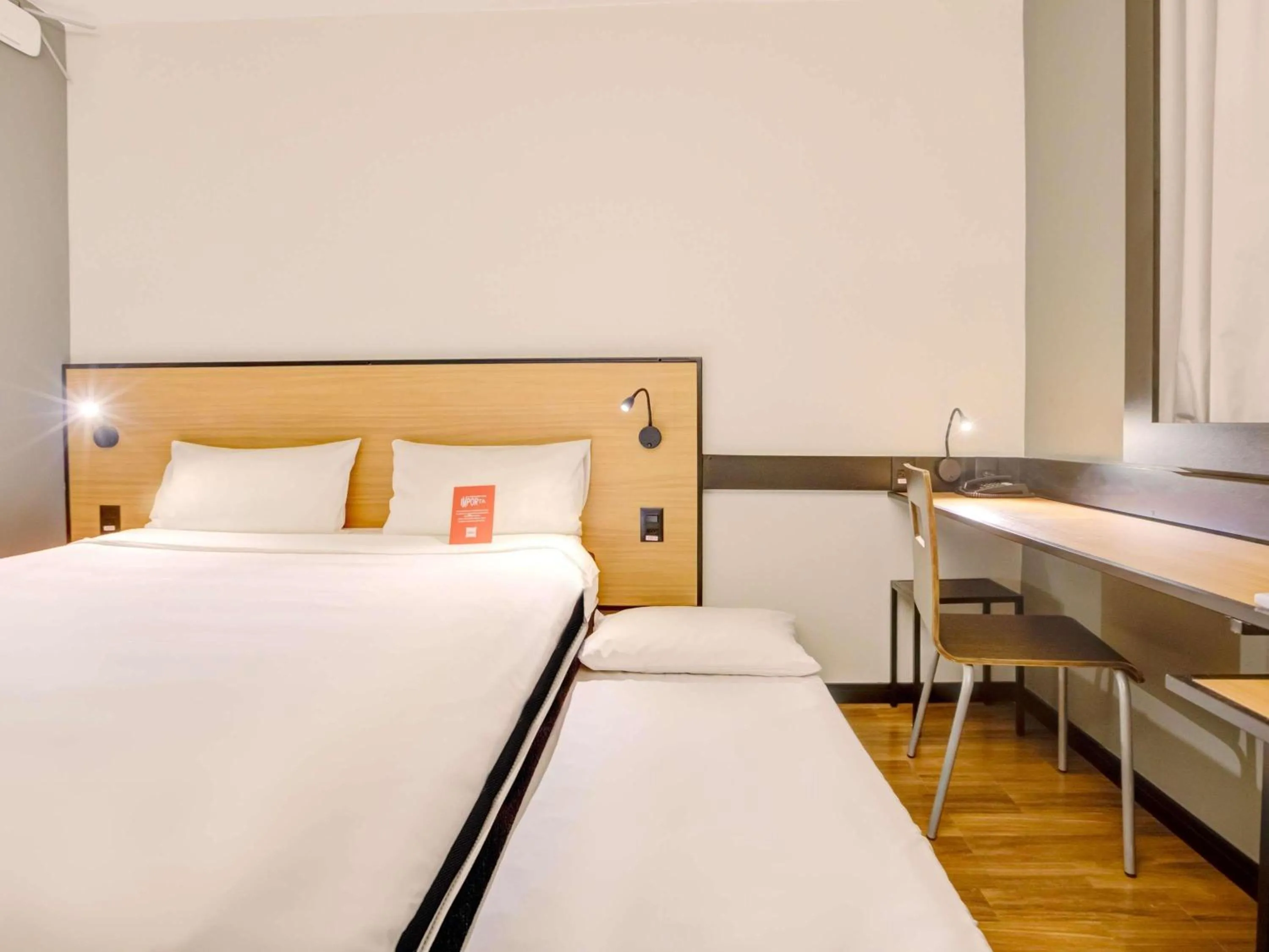 Bedroom, Bed in ibis Rio de Janeiro Nova America