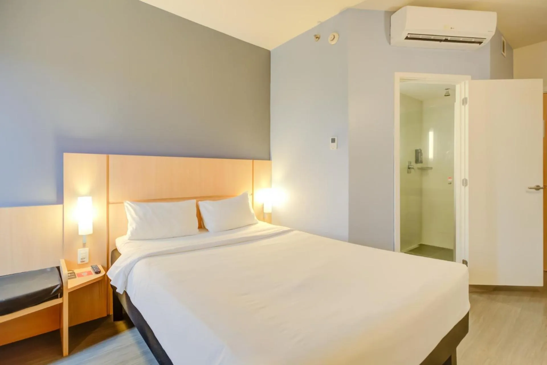 Bed in ibis Rio de Janeiro Nova America