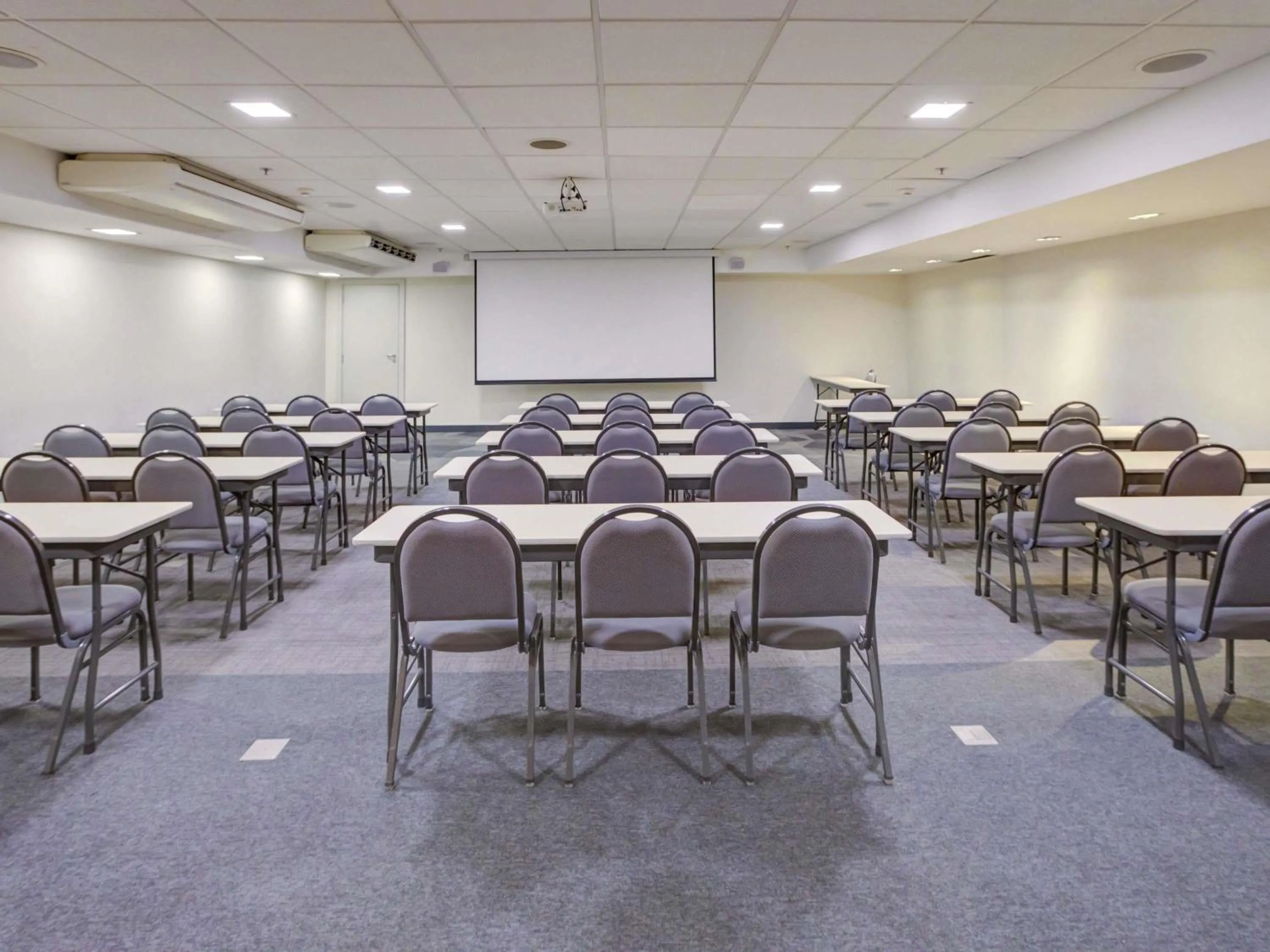 Meeting/conference room in ibis Rio de Janeiro Nova America