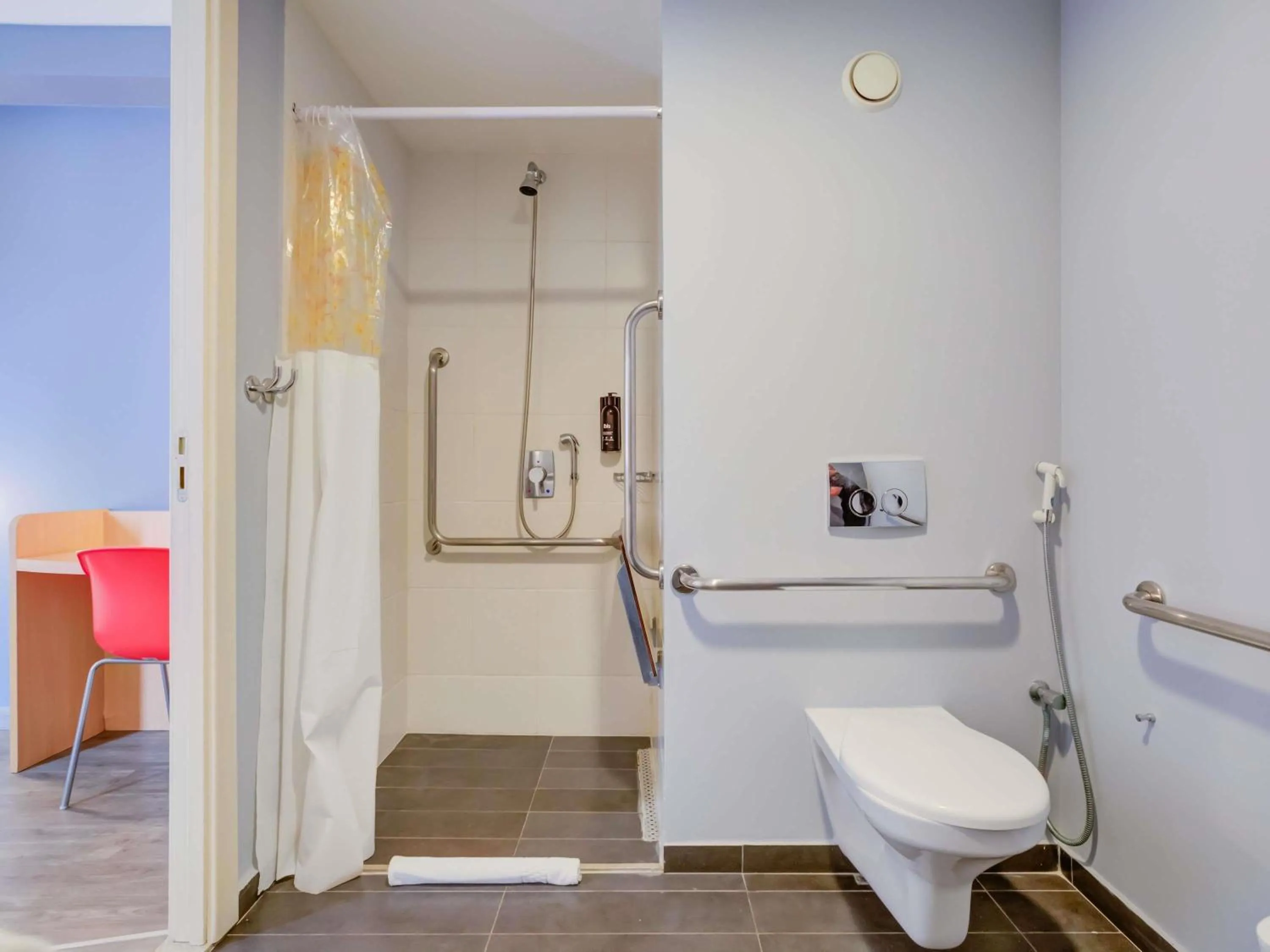 Bathroom in ibis Rio de Janeiro Nova America