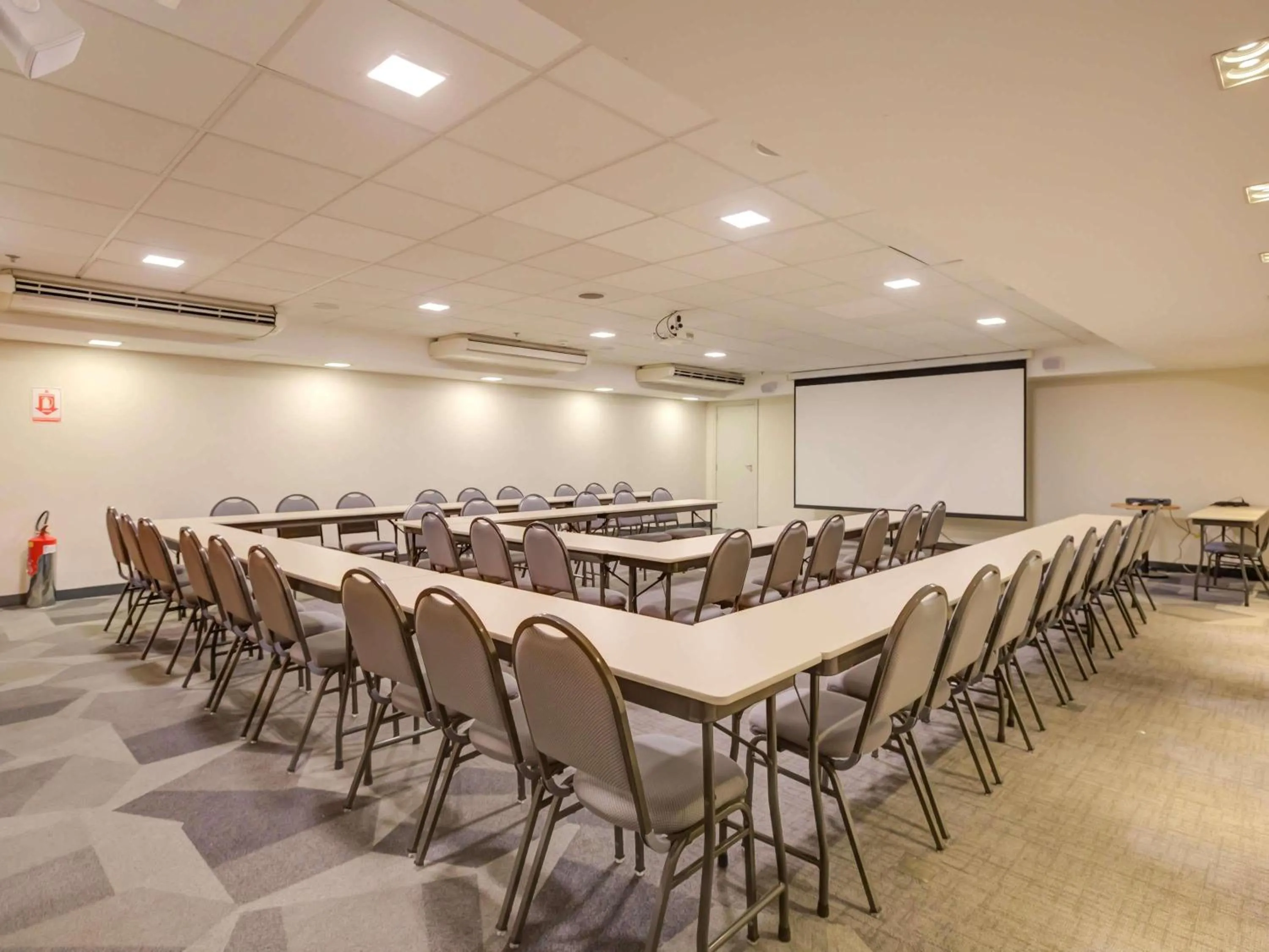 Meeting/conference room in ibis Rio de Janeiro Nova America