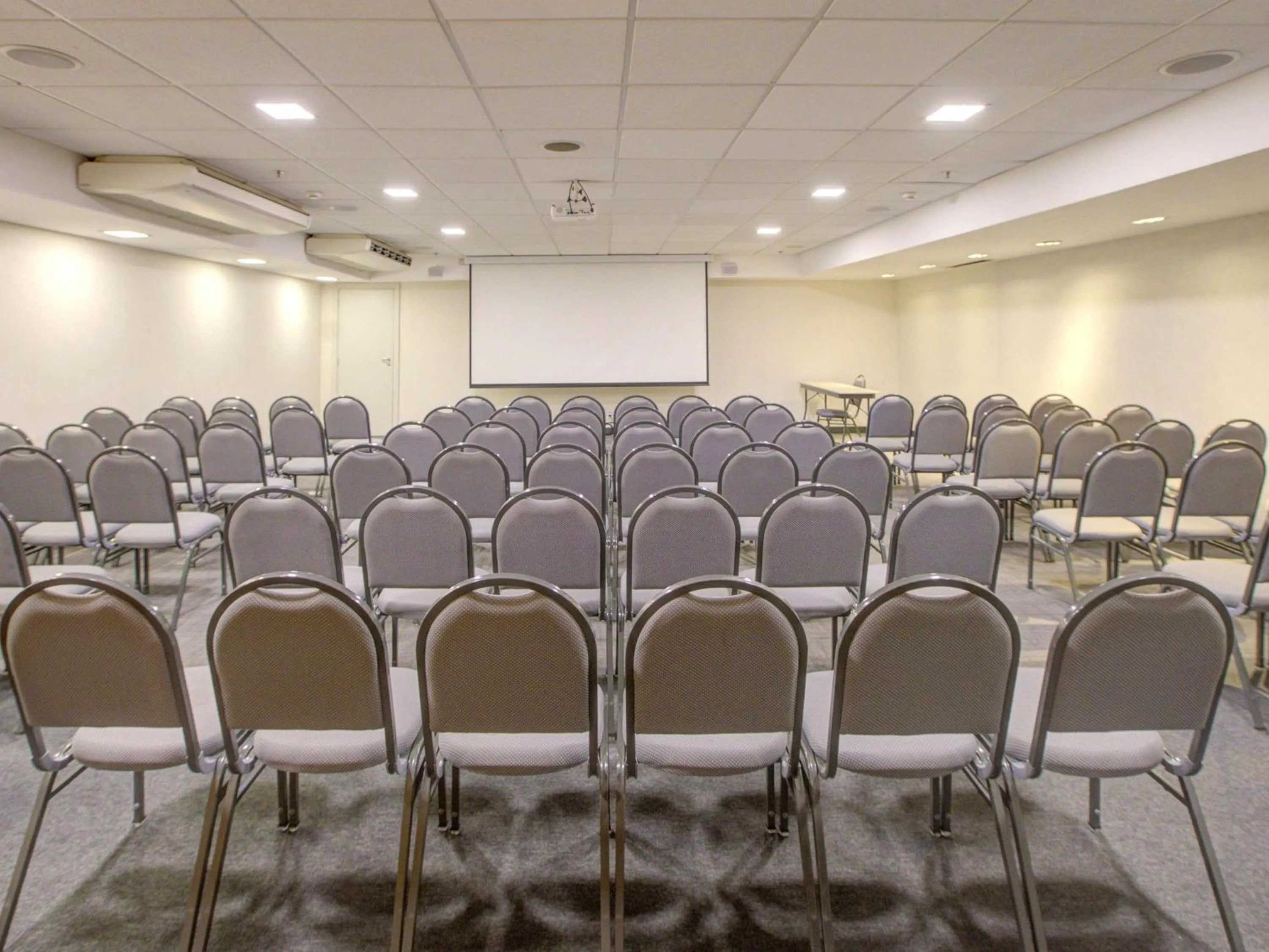 Meeting/conference room in ibis Rio de Janeiro Nova America