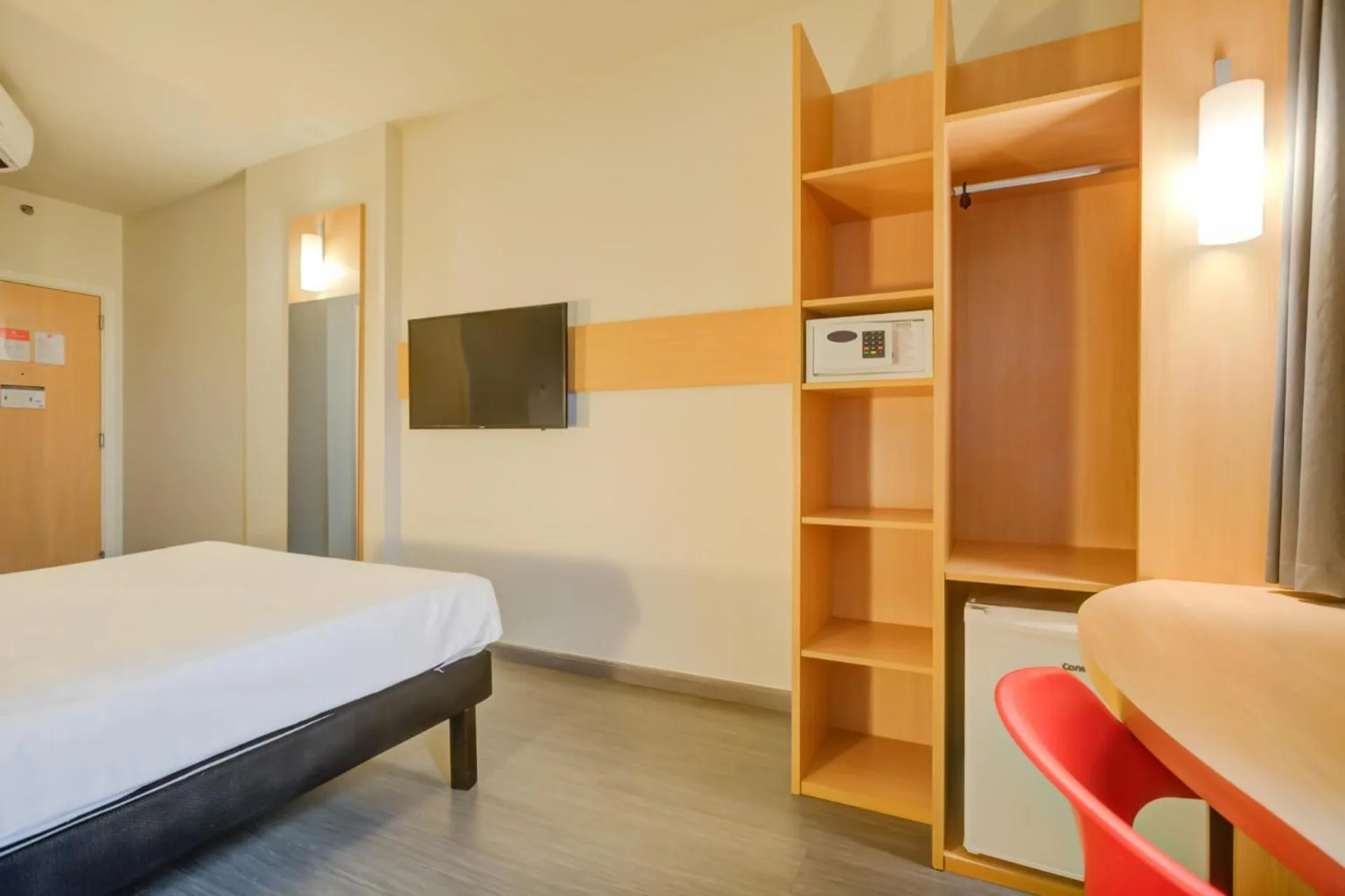 Bed in ibis Rio de Janeiro Nova America