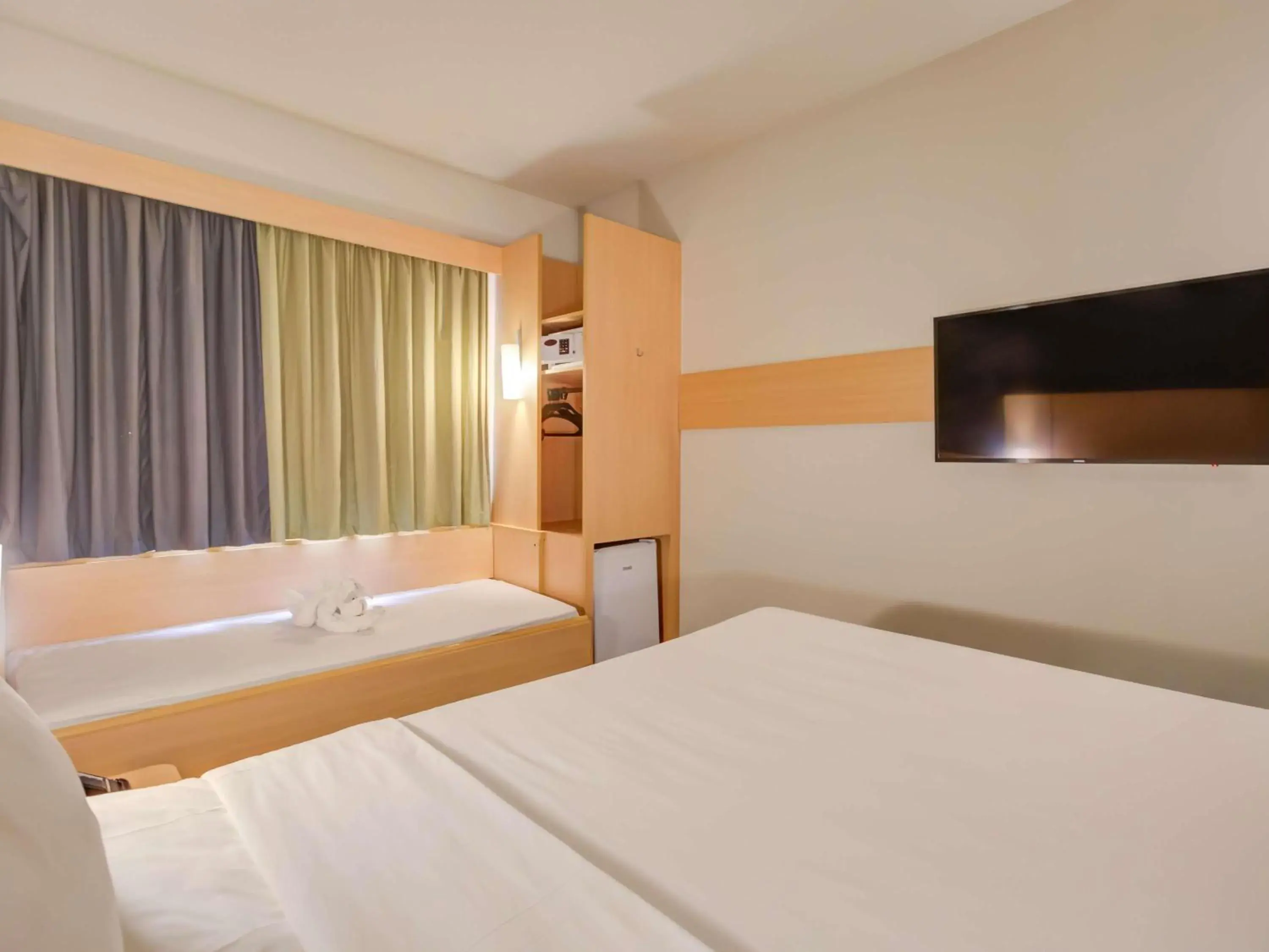 Bedroom, Bed in ibis Rio de Janeiro Nova America Bedroom, Bed in ibis Rio de Janeiro Nova America