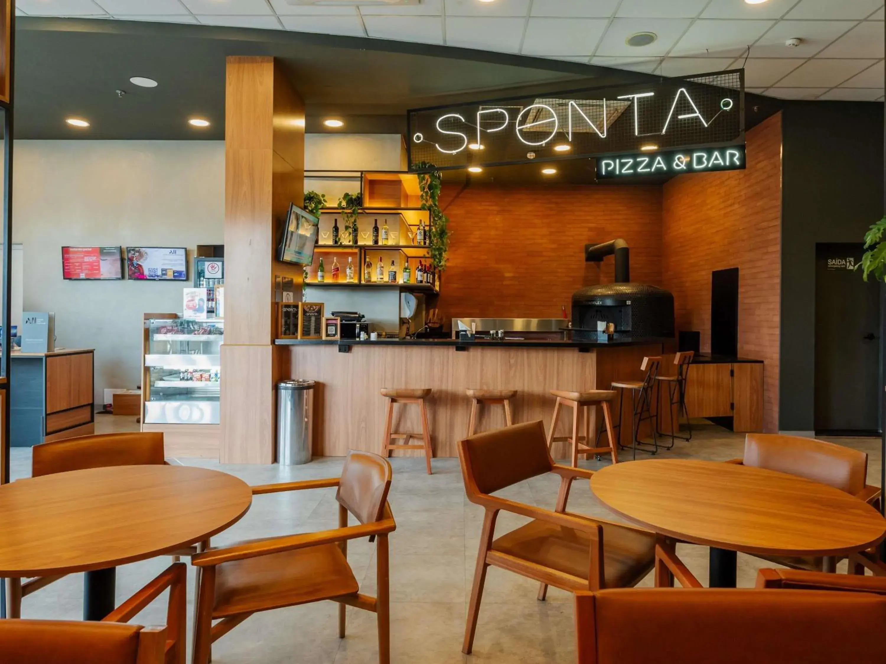 Lounge or bar in ibis Mogi das Cruzes Shopping Lounge or bar in ibis Mogi das Cruzes Shopping