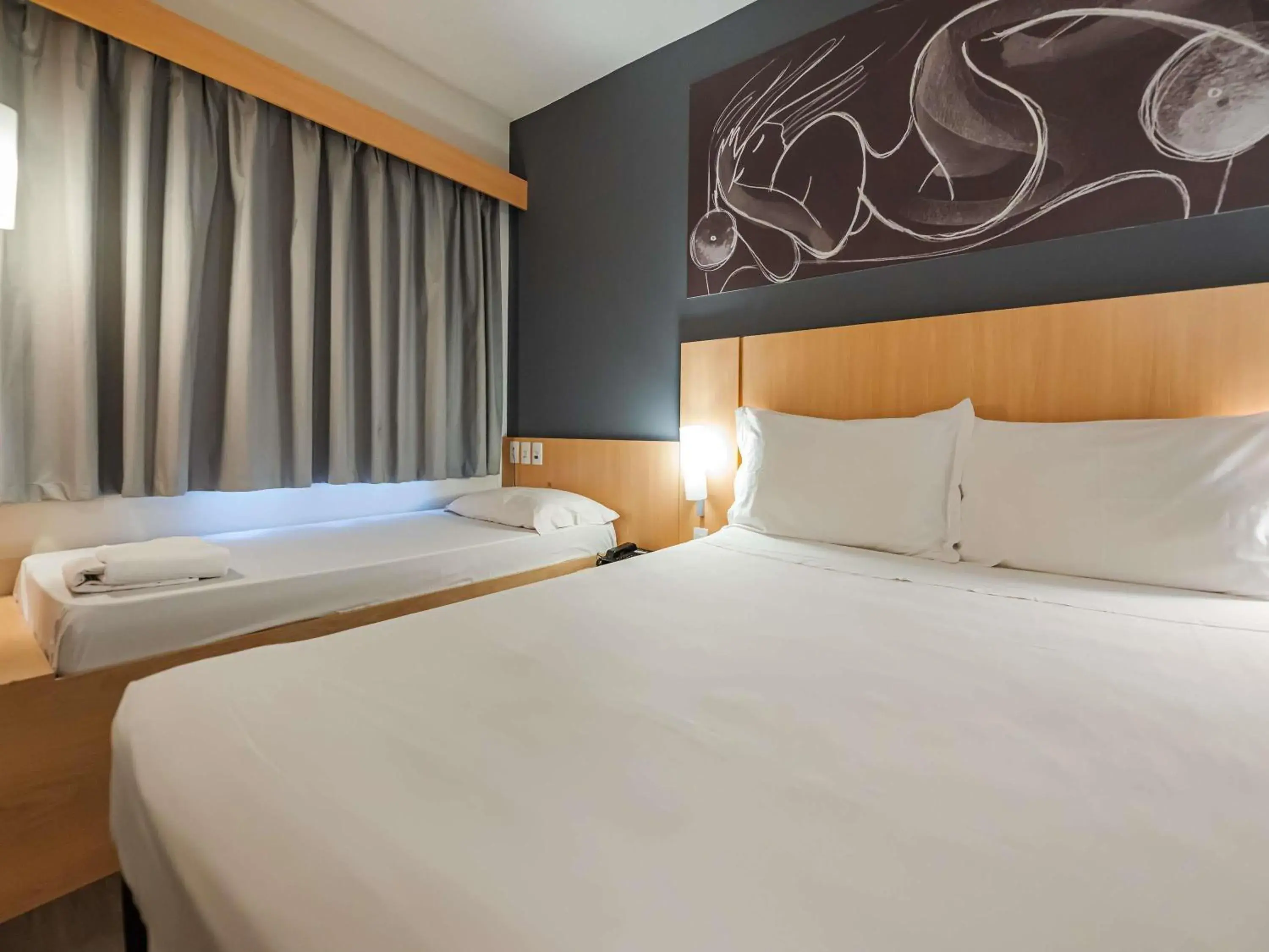 Bedroom, Bed in ibis Mogi das Cruzes Shopping Bedroom, Bed in ibis Mogi das Cruzes Shopping