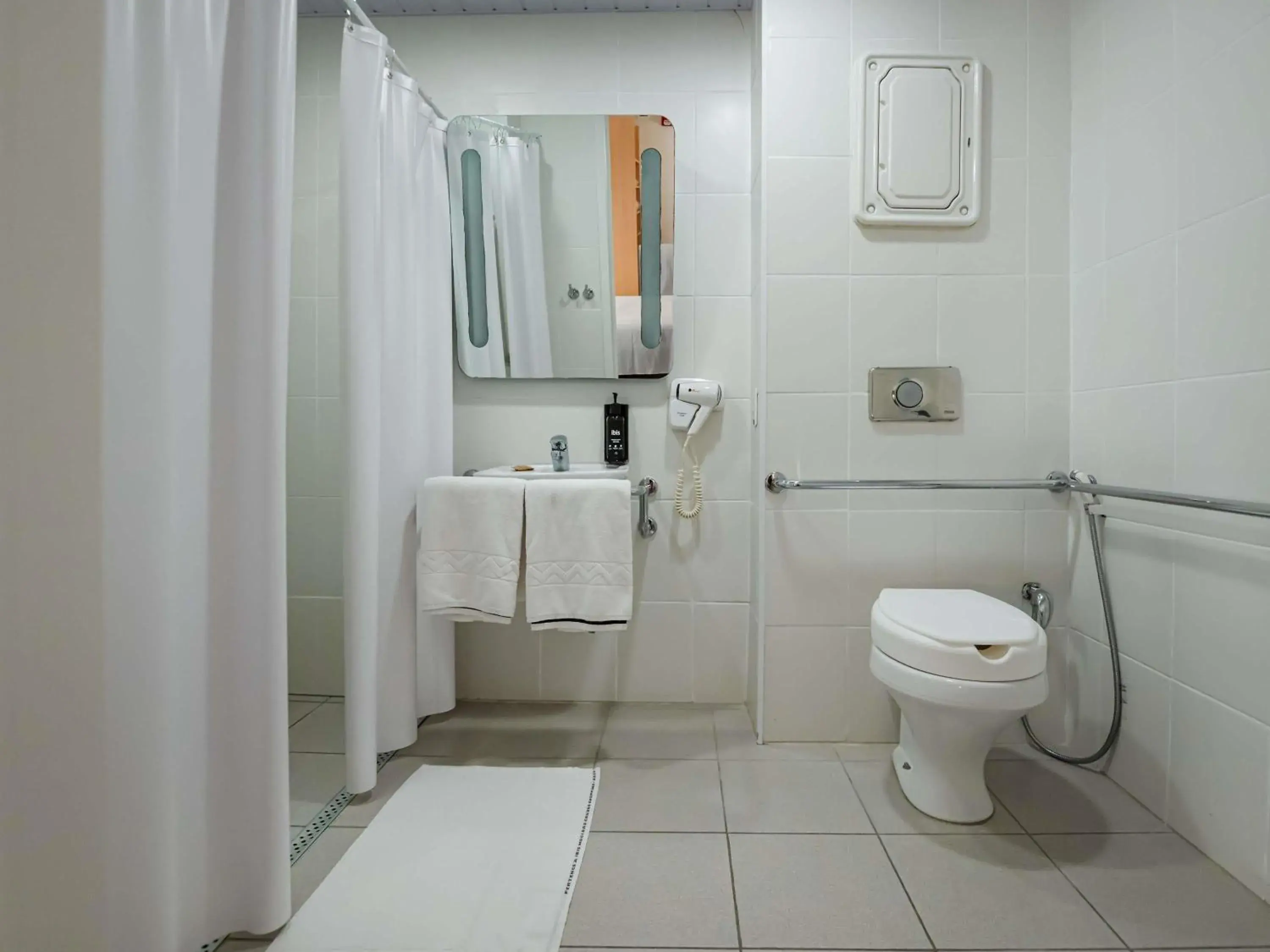 Bedroom in ibis Mogi das Cruzes Shopping Bedroom in ibis Mogi das Cruzes Shopping