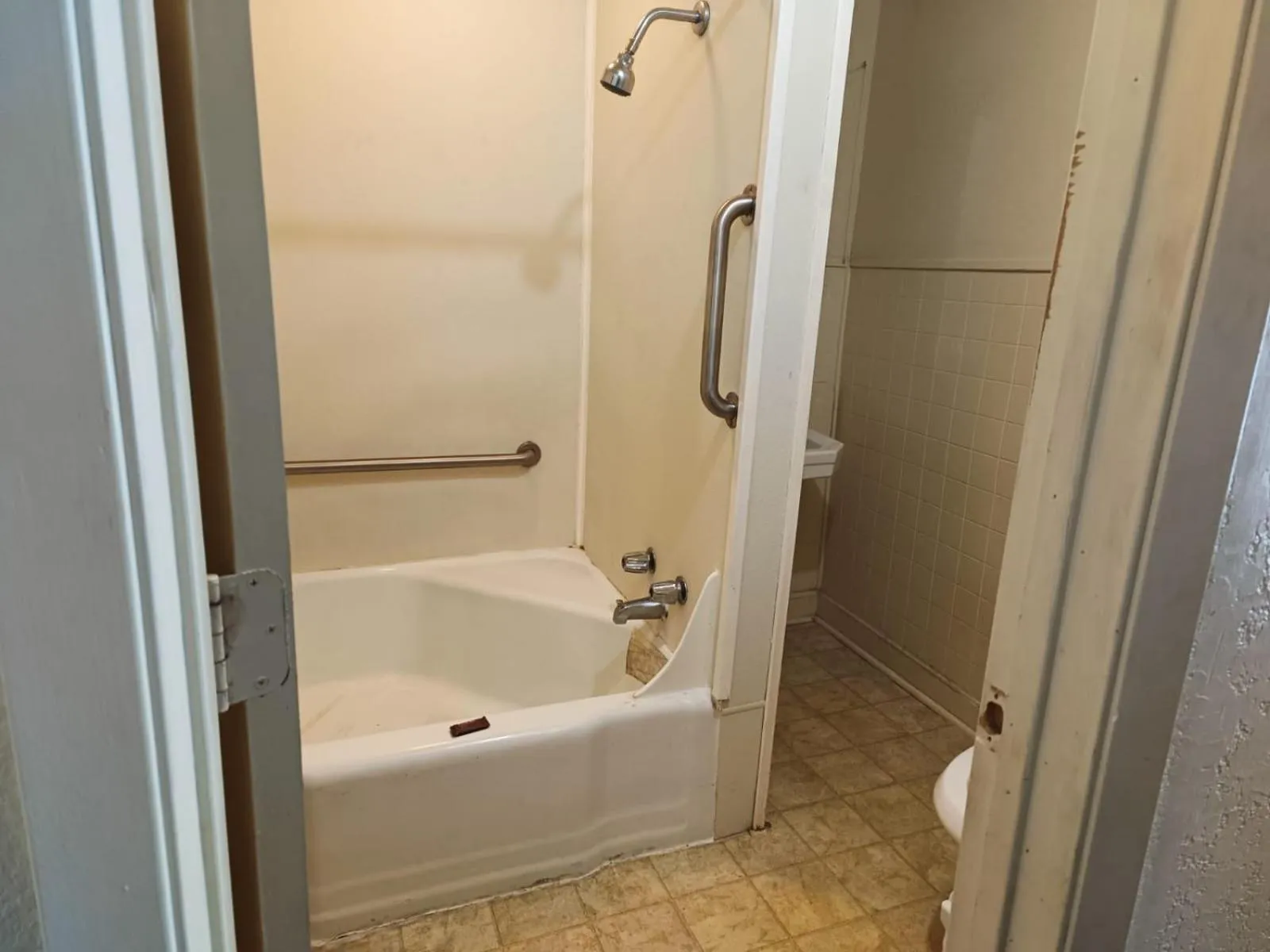 Bathroom in Triangle Motel by OYO Mexia Texas