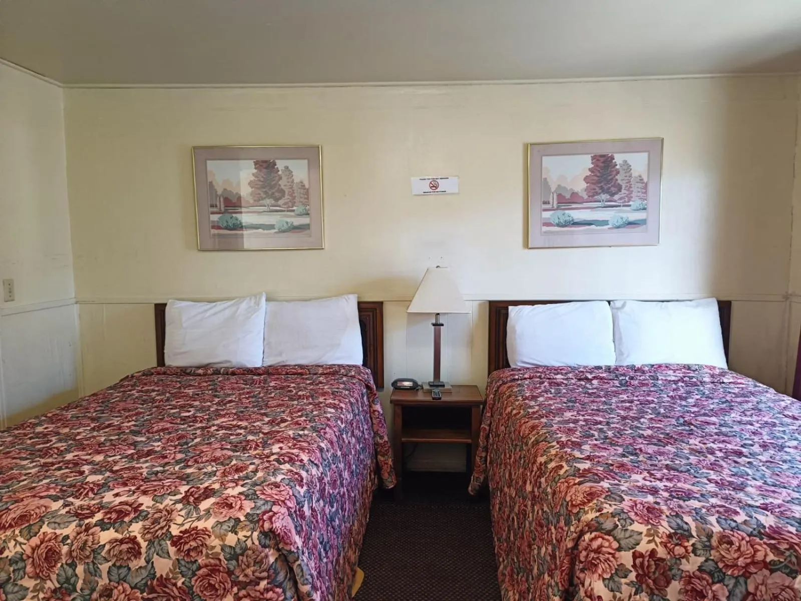 Bedroom in Triangle Motel by OYO Mexia Texas