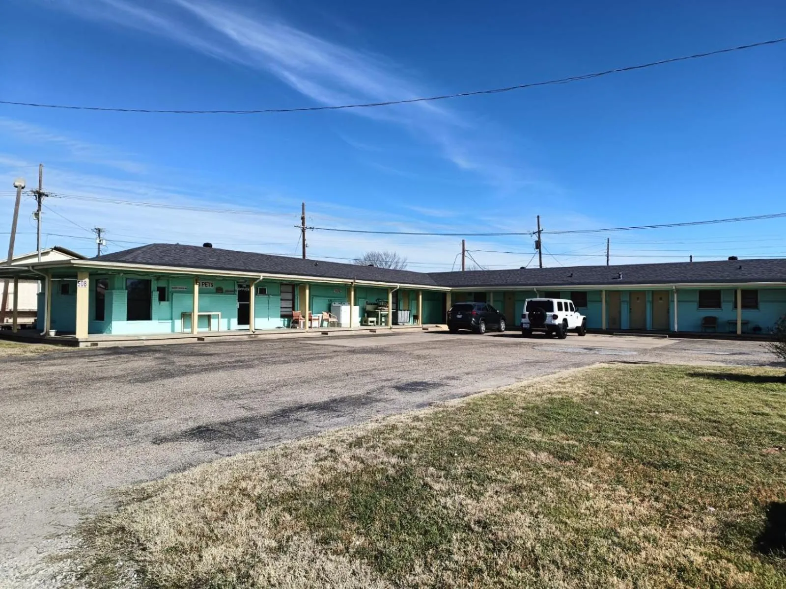 Parking in Triangle Motel by OYO Mexia Texas