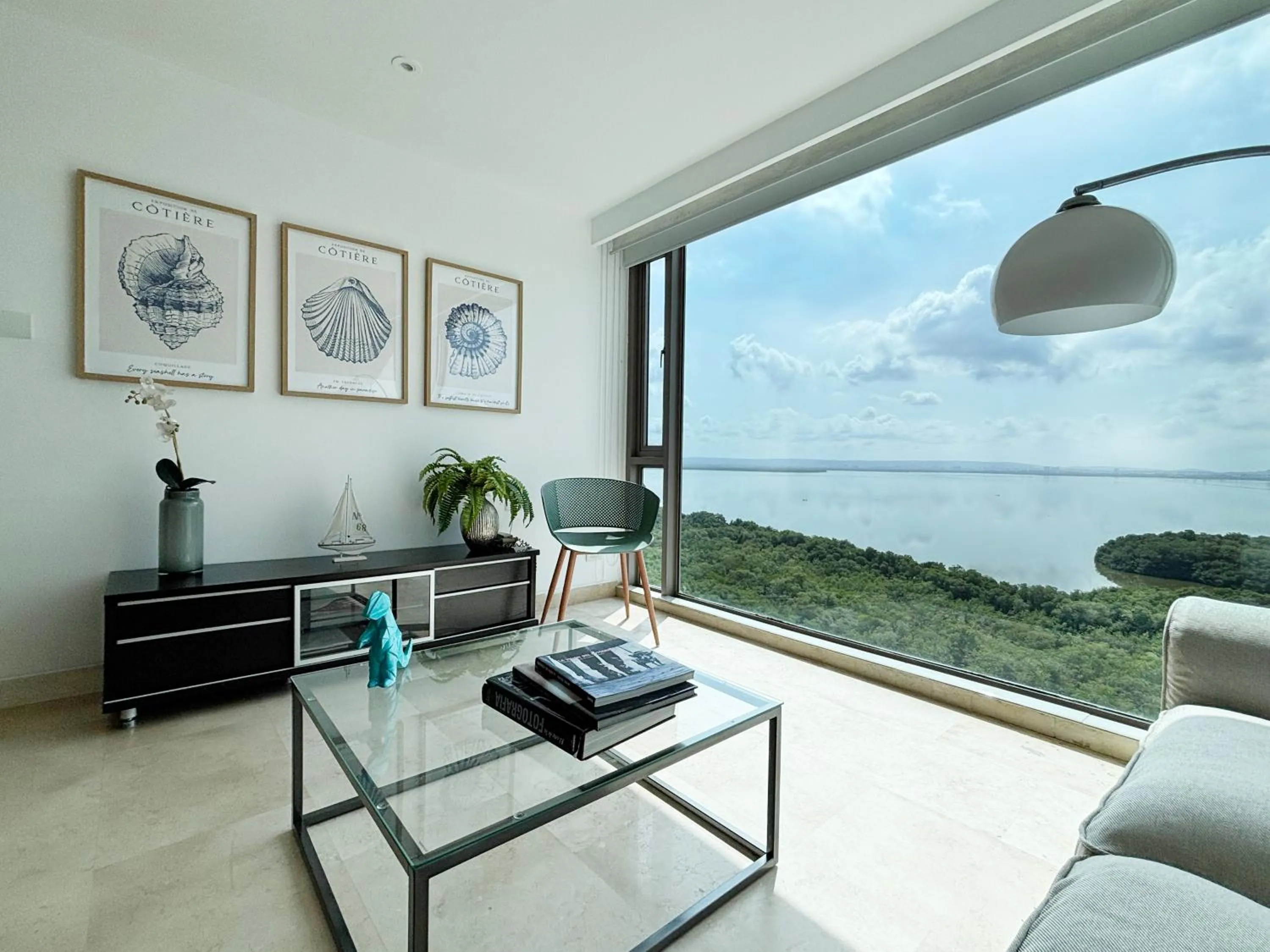 Beachfront Apartment at Radisson Hotel