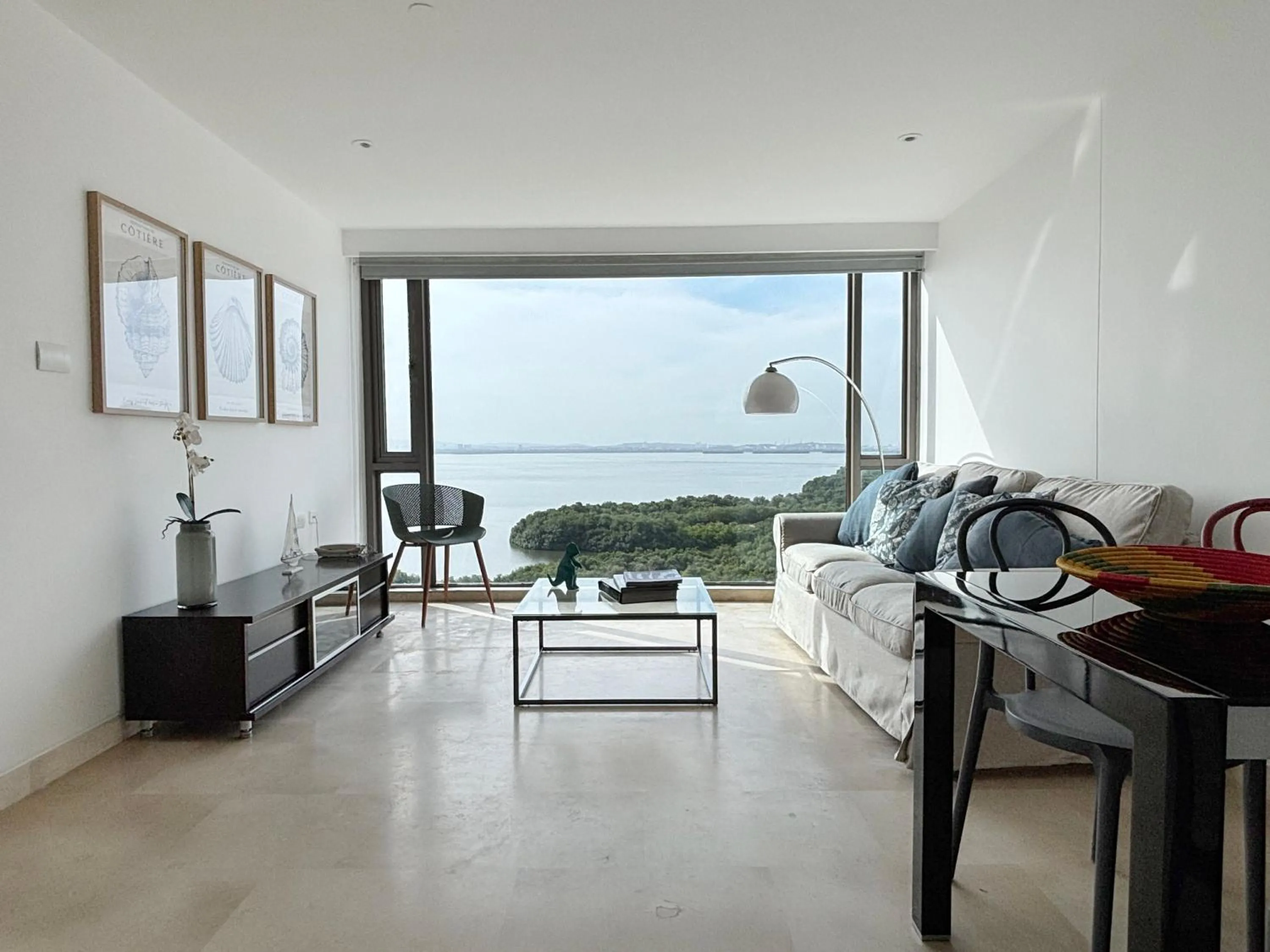 Beachfront Apartment at Radisson Hotel