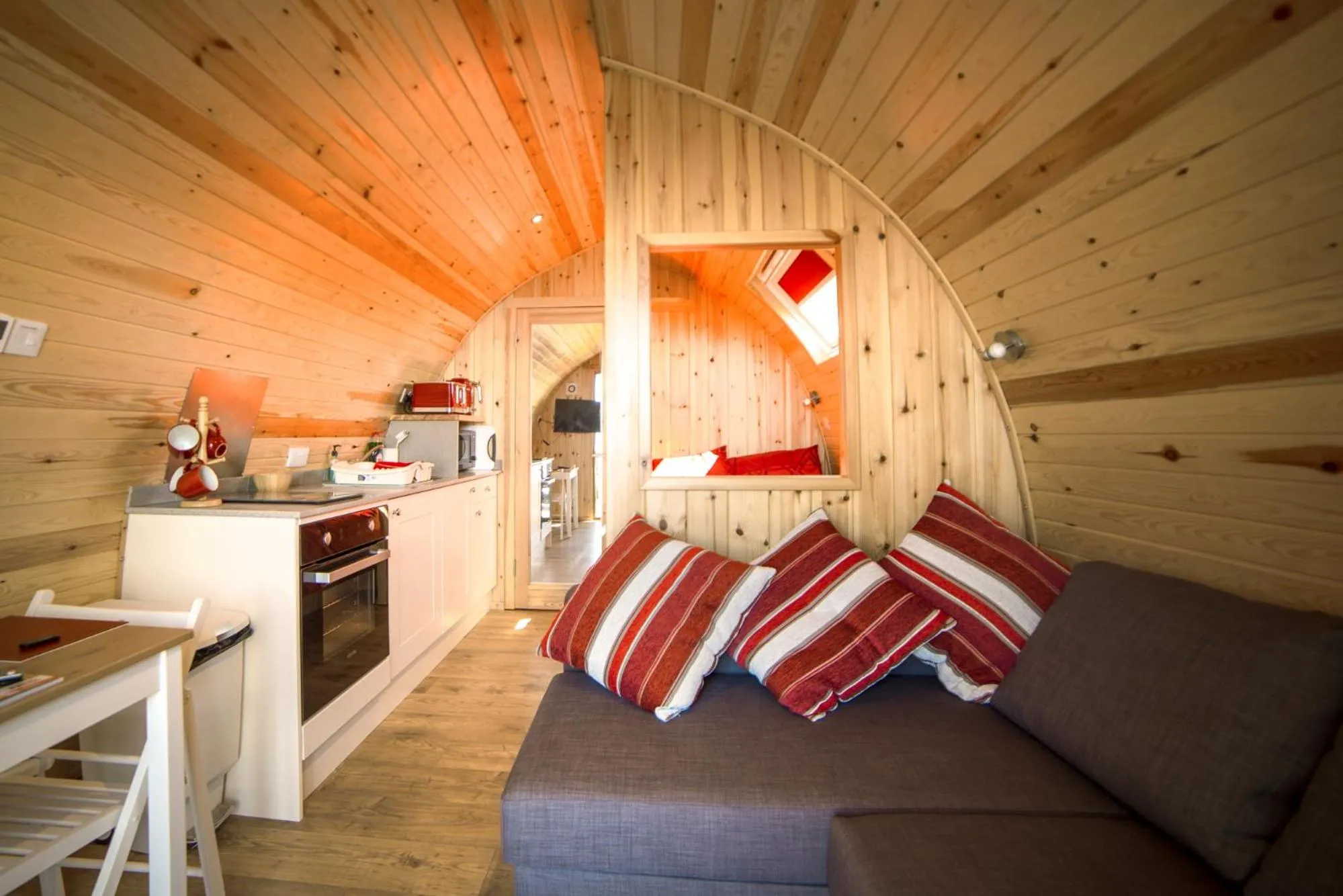 Photo of the whole room in Suil na Mara Pod