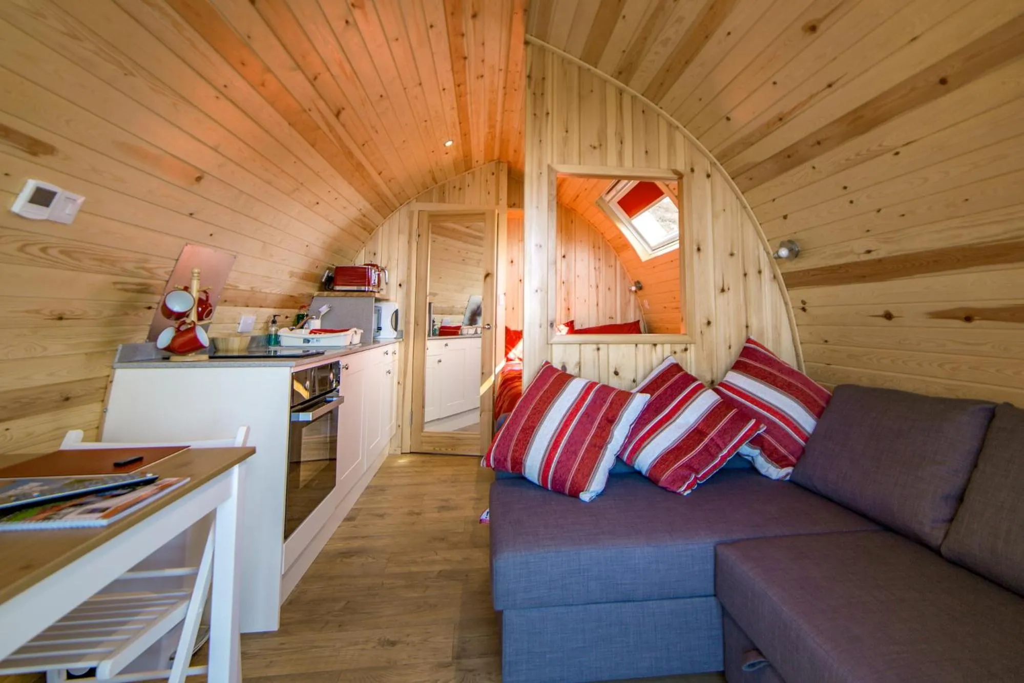 Photo of the whole room in Suil na Mara Pod