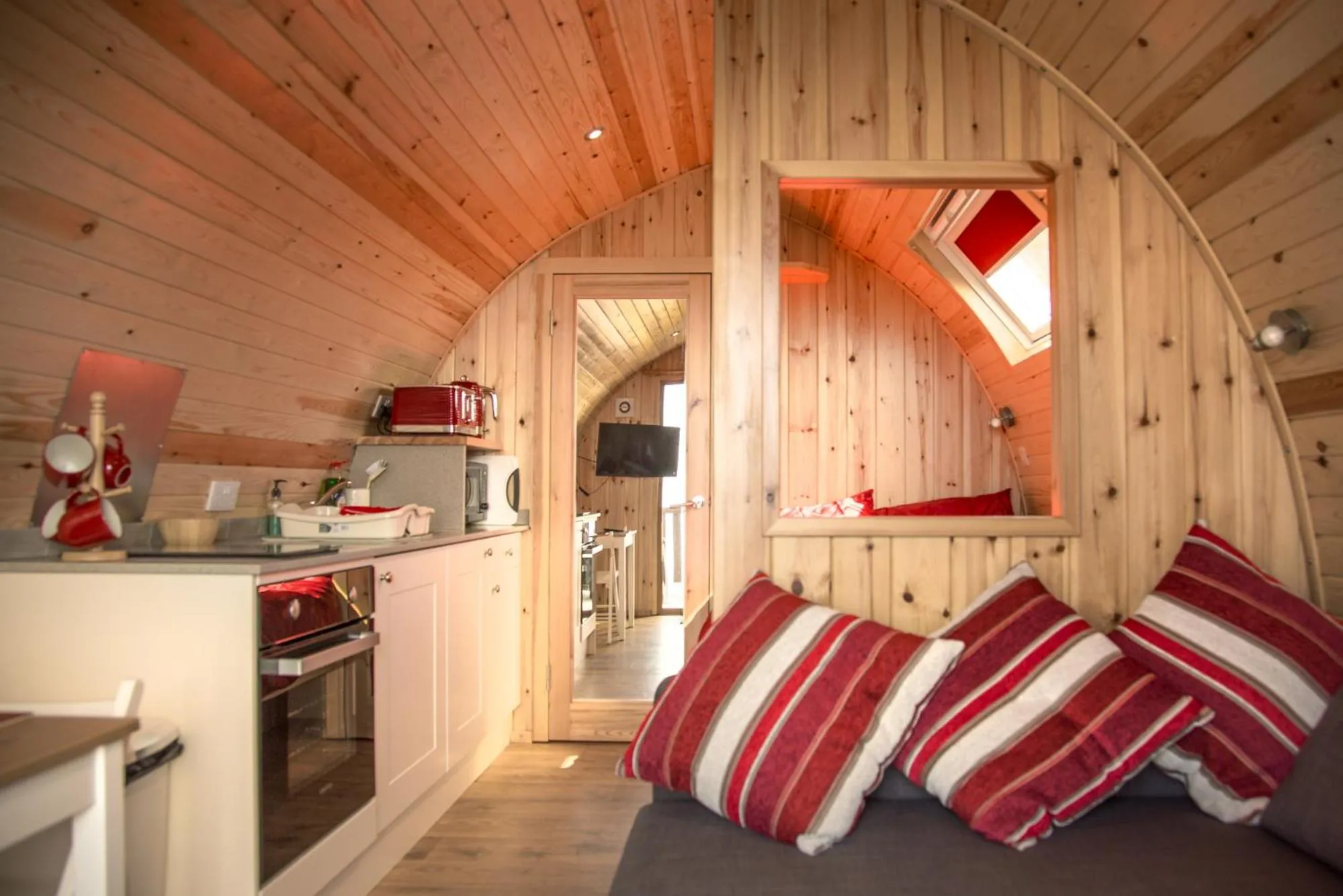 Photo of the whole room in Suil na Mara Pod