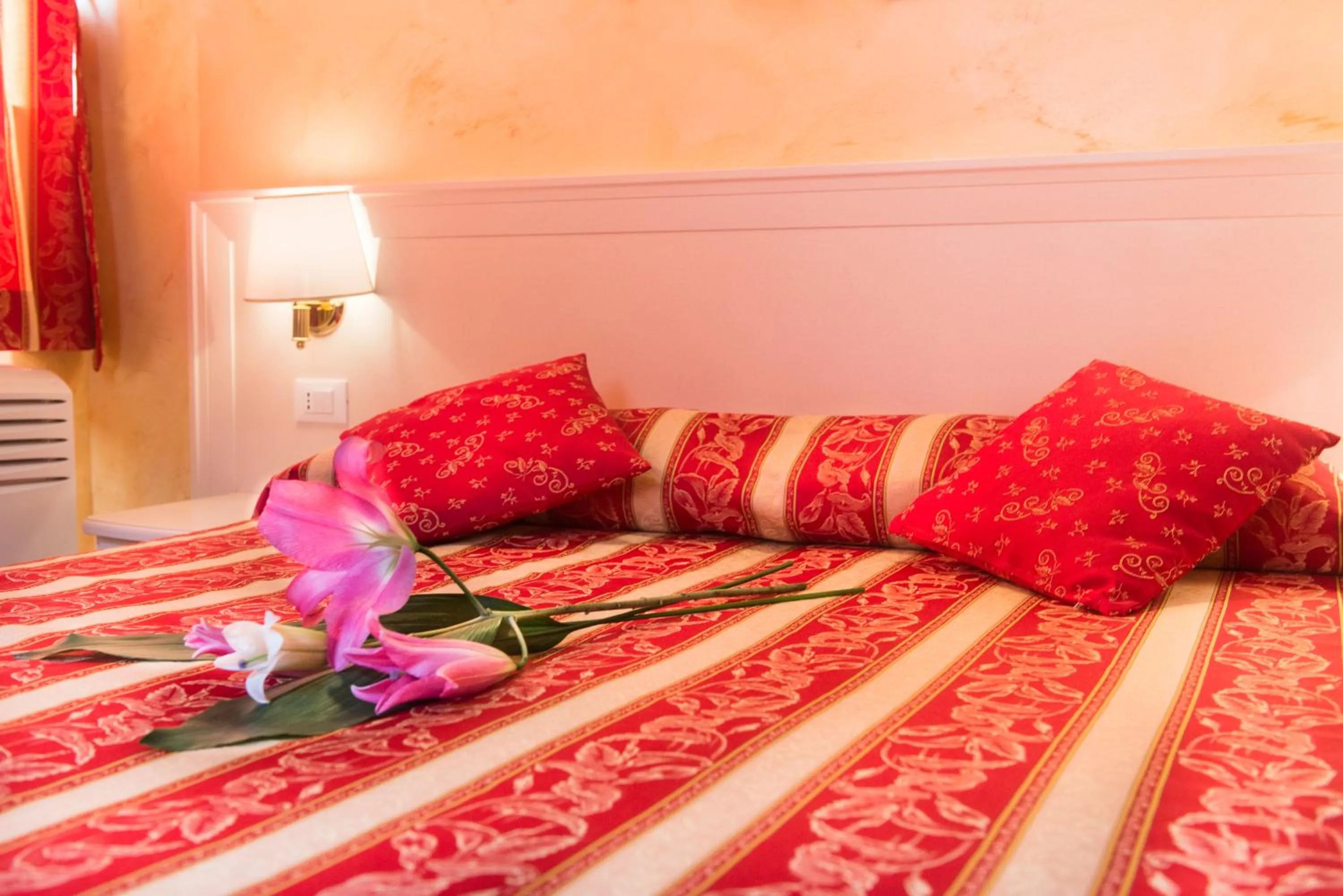 Bedroom, Bed in Domus Trevi