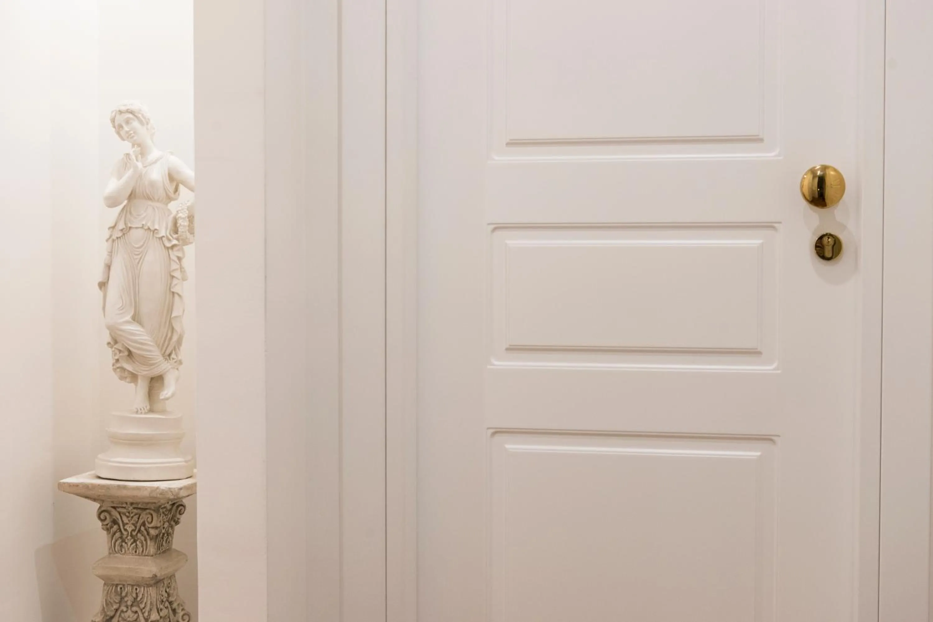 Decorative detail in Domus Trevi