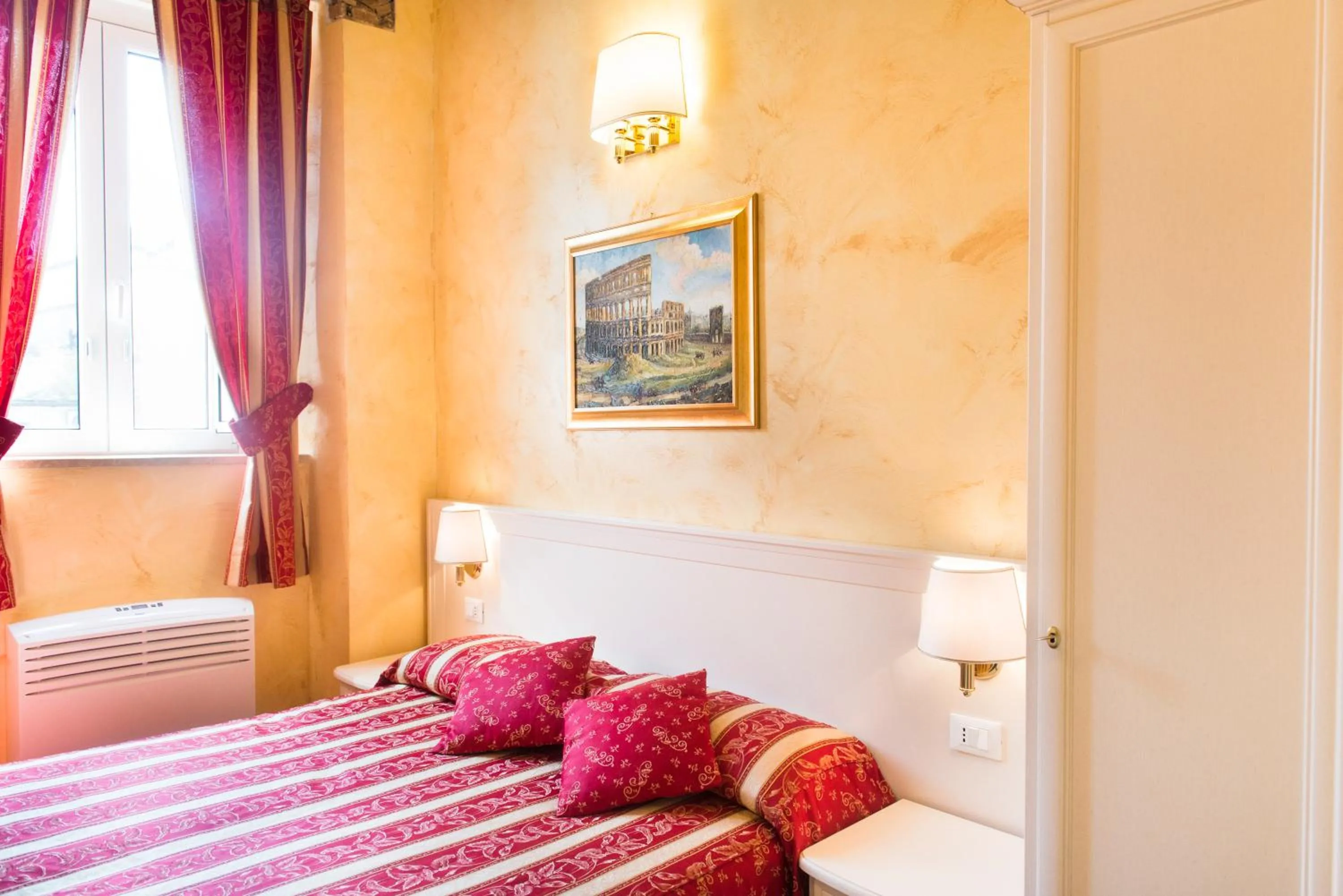 Bedroom, Bed in Domus Trevi