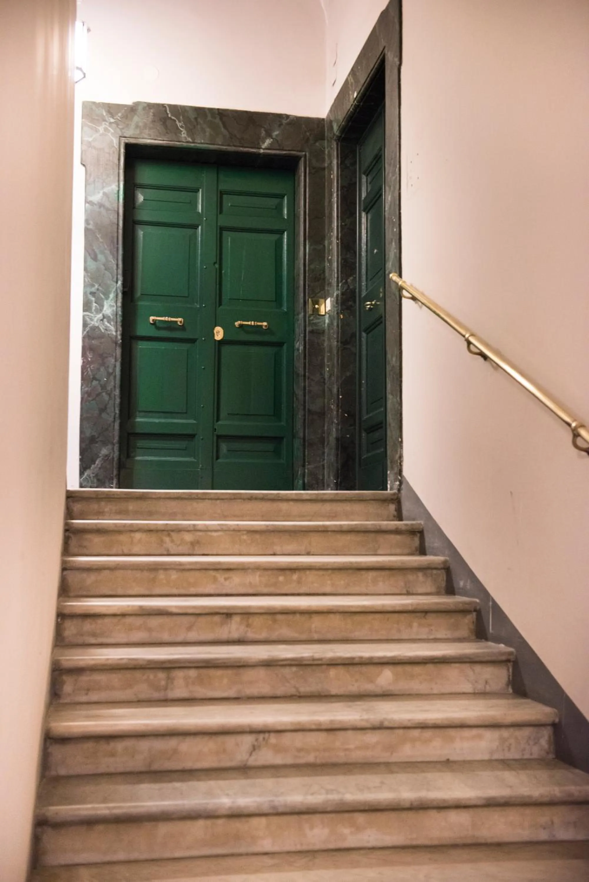 Facade/entrance in Domus Trevi