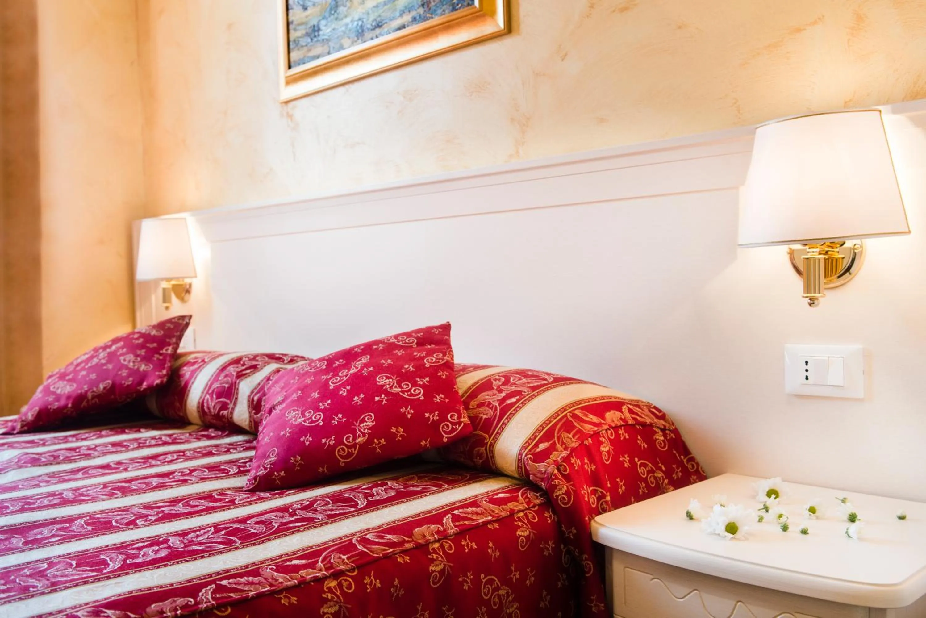 Bathroom, Bed in Domus Trevi