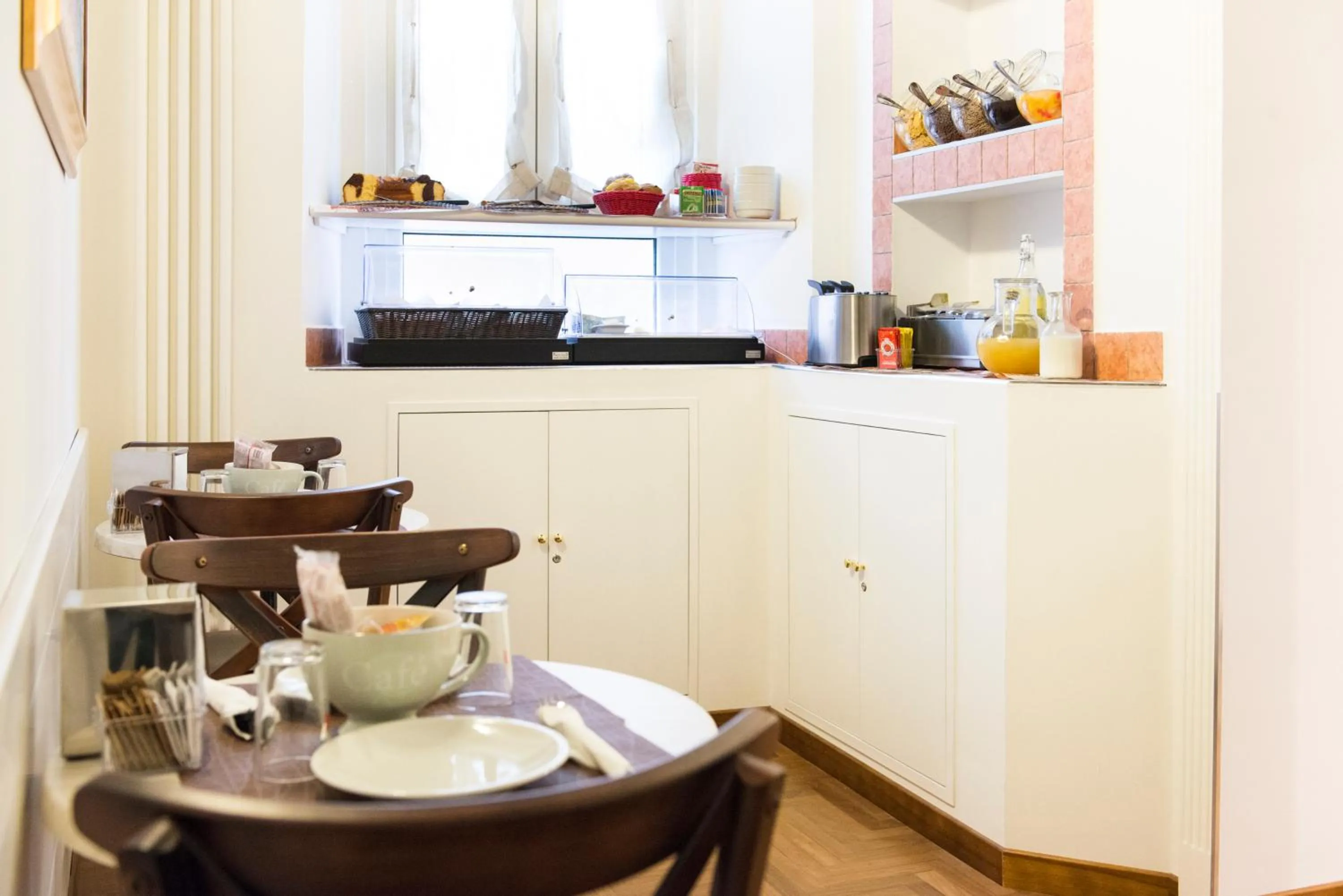 Buffet breakfast in Domus Trevi