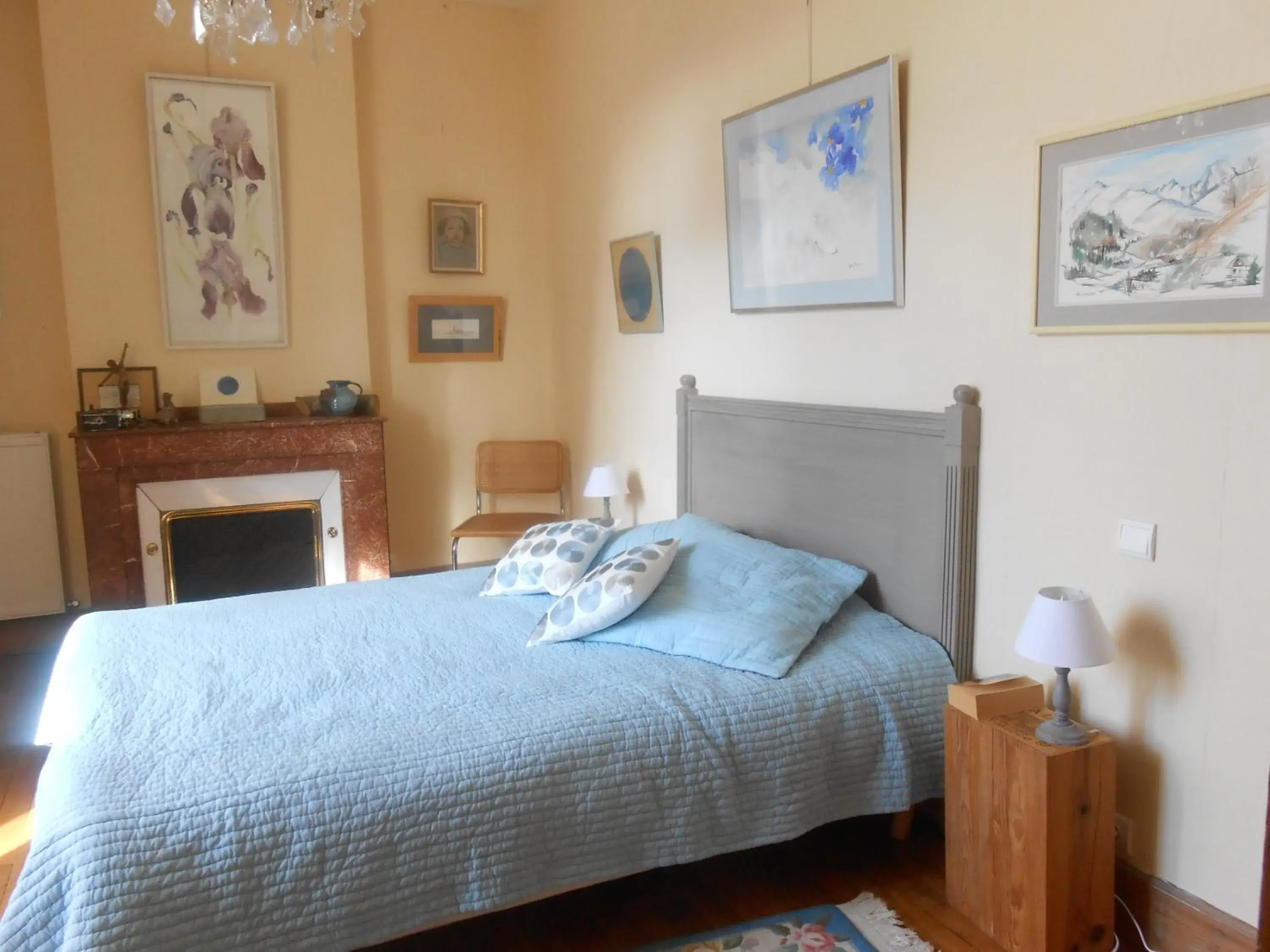 Double Room with Mountain View in Chambres Rue De Lorry Double Room with Mountain View in Chambres Rue De Lorry