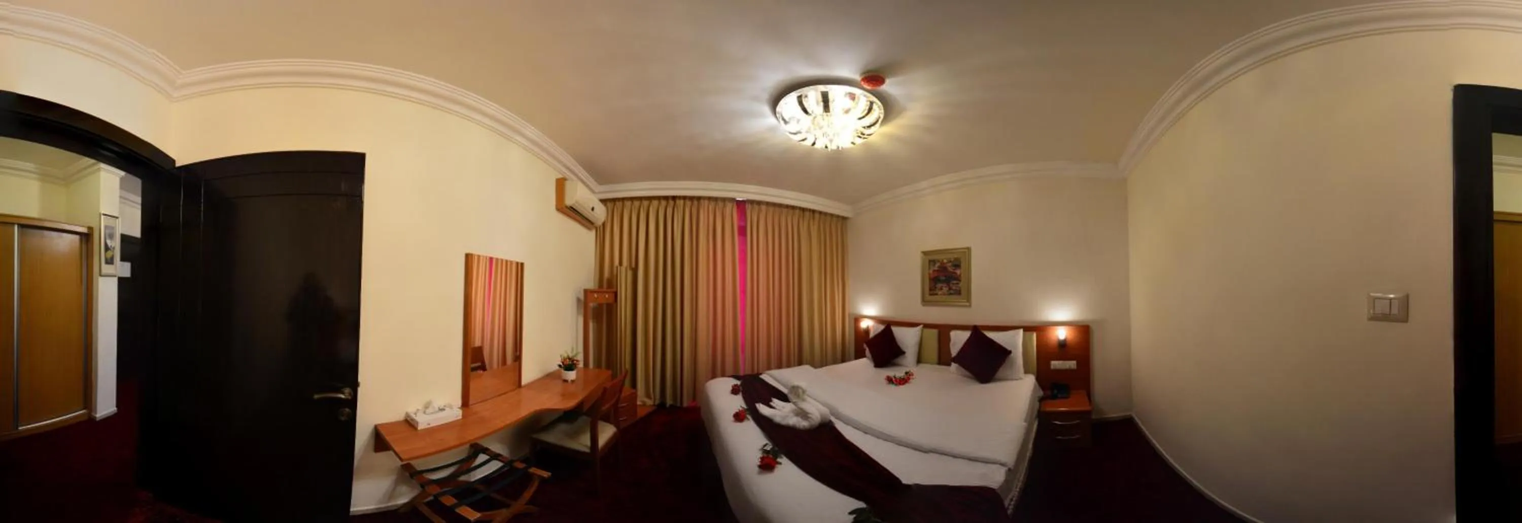 Photo of the whole room in Sama Paris Hotel