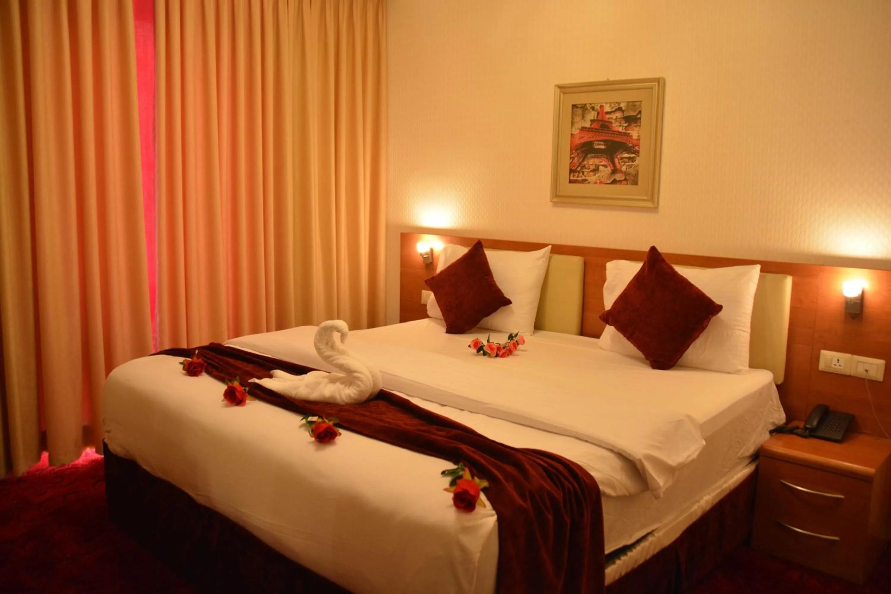 Bed in Sama Paris Hotel