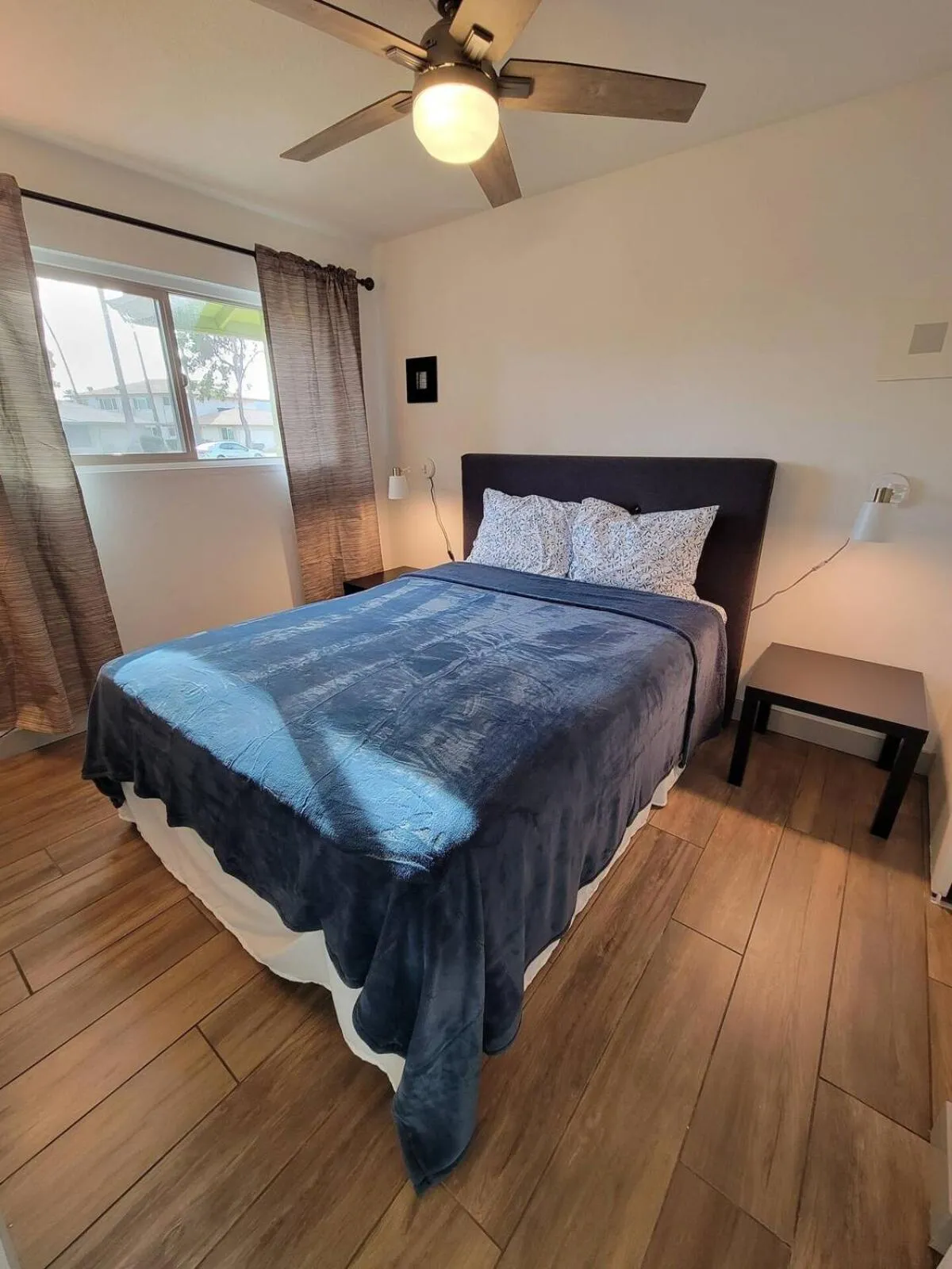 Bed in Msg for 5percent off 2Bed1Bath KingQueenBeds NorthPHX