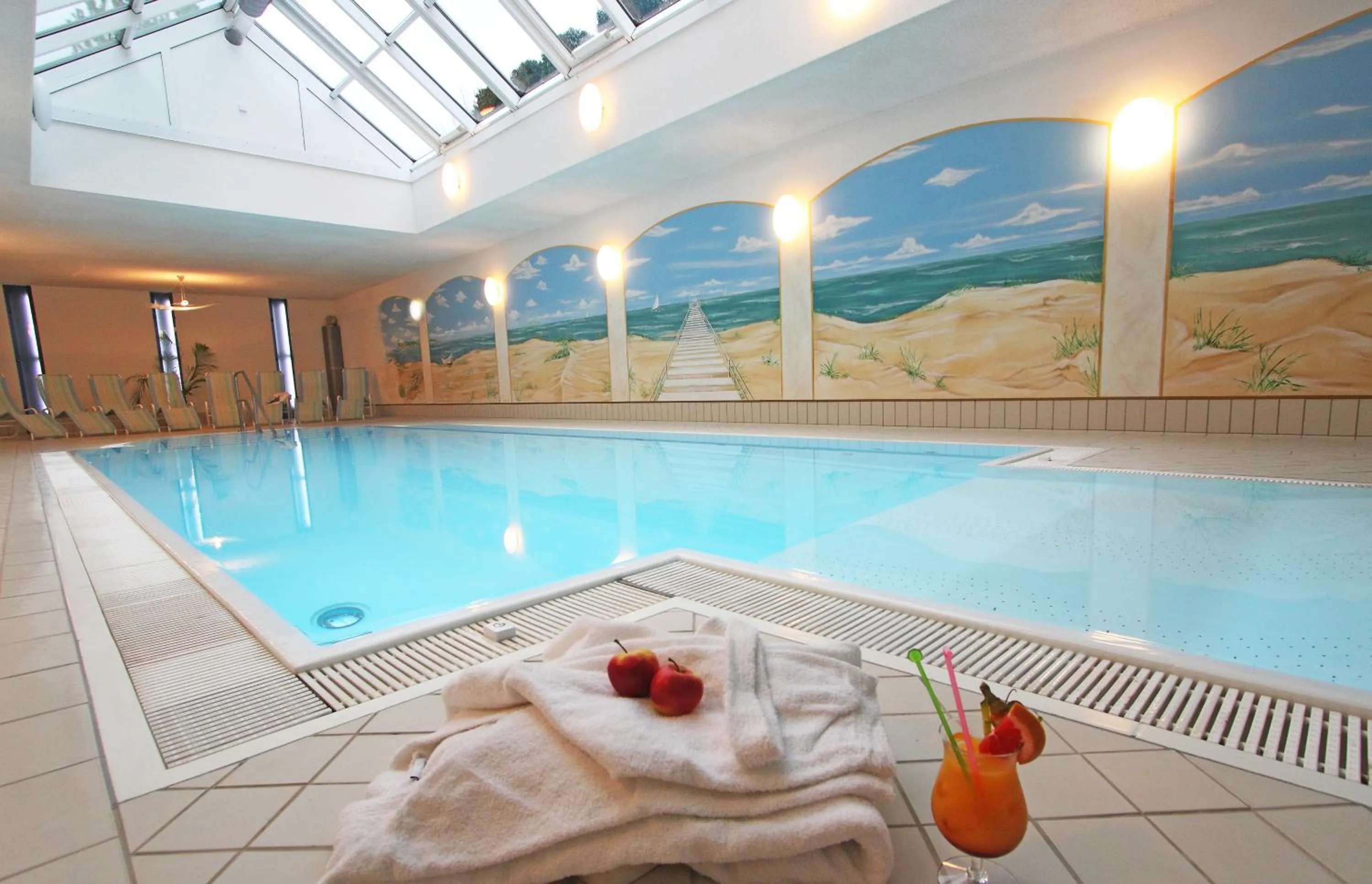 Swimming pool in Akzent Hotel Am Burgholz