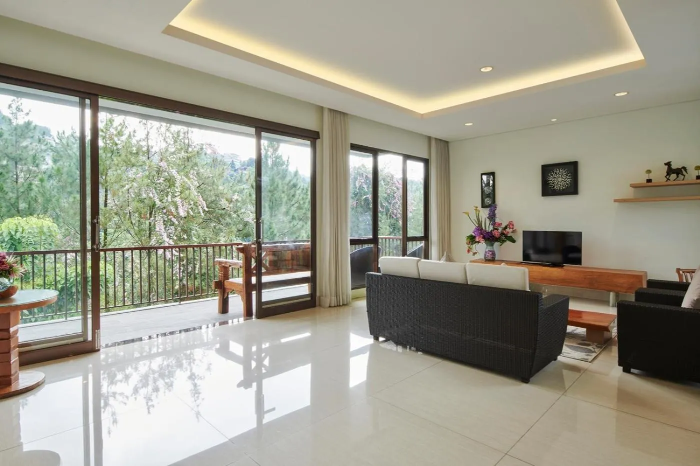 Living room in Hikari Hill View Villa 7 bedrooms with a private swimming pool