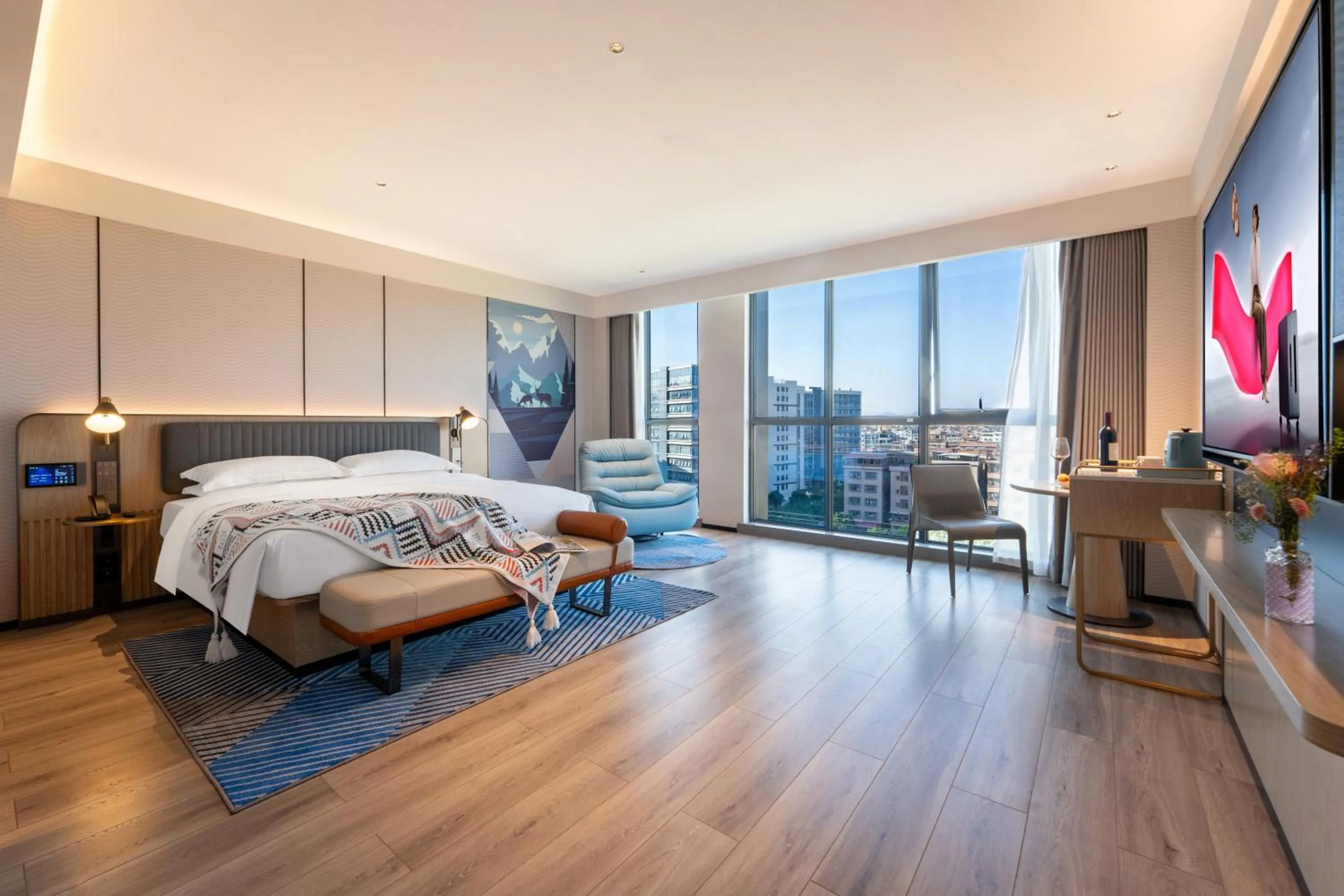 Deluxe Queen Room in Echarm Hotel Guangzhou Baiyun Airport Flagship Store-Free airport shuttle-Free one-way shuttle to the Canton Fair Complex during the fair period-Free VPN