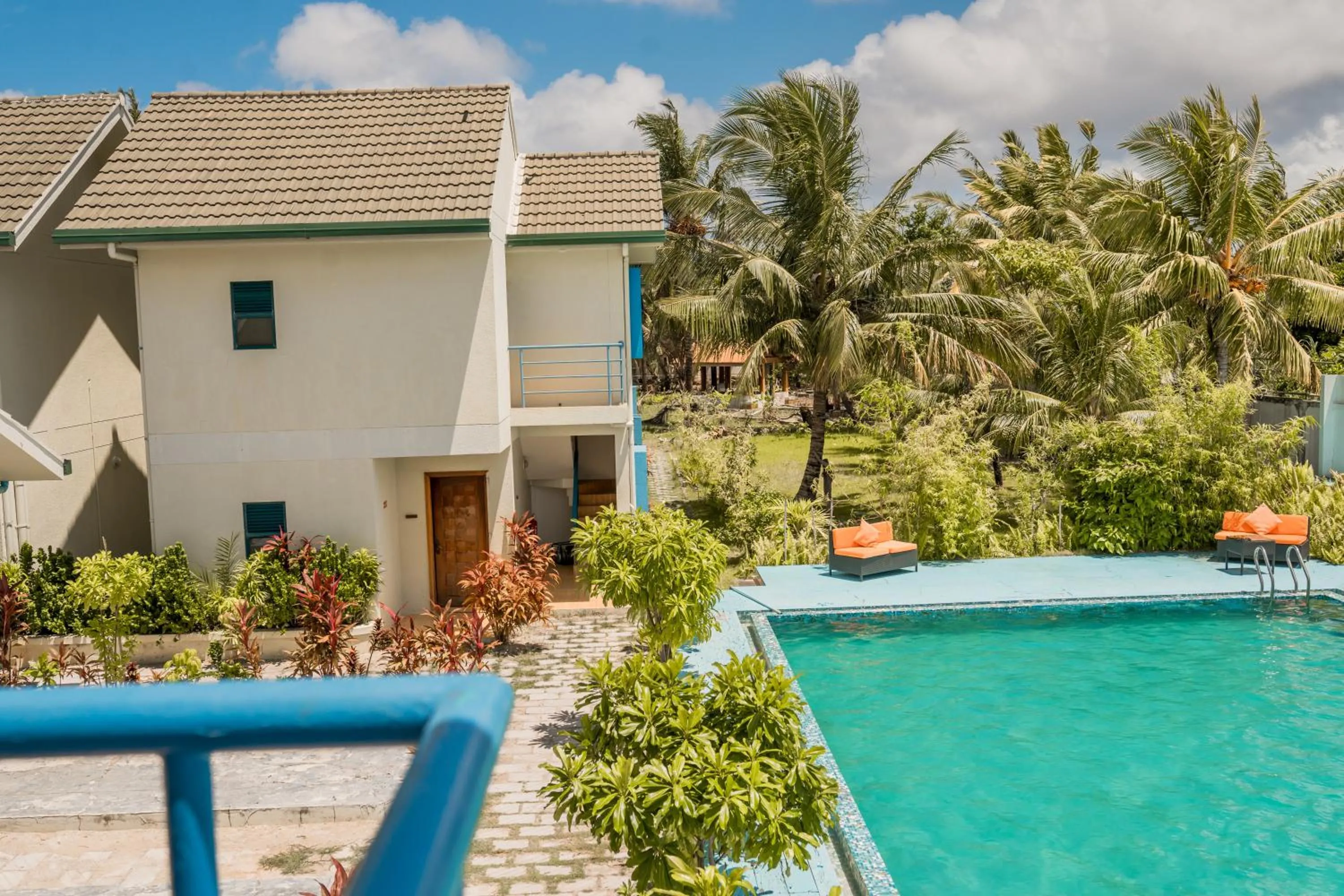 Long Beach Laamu Hotel