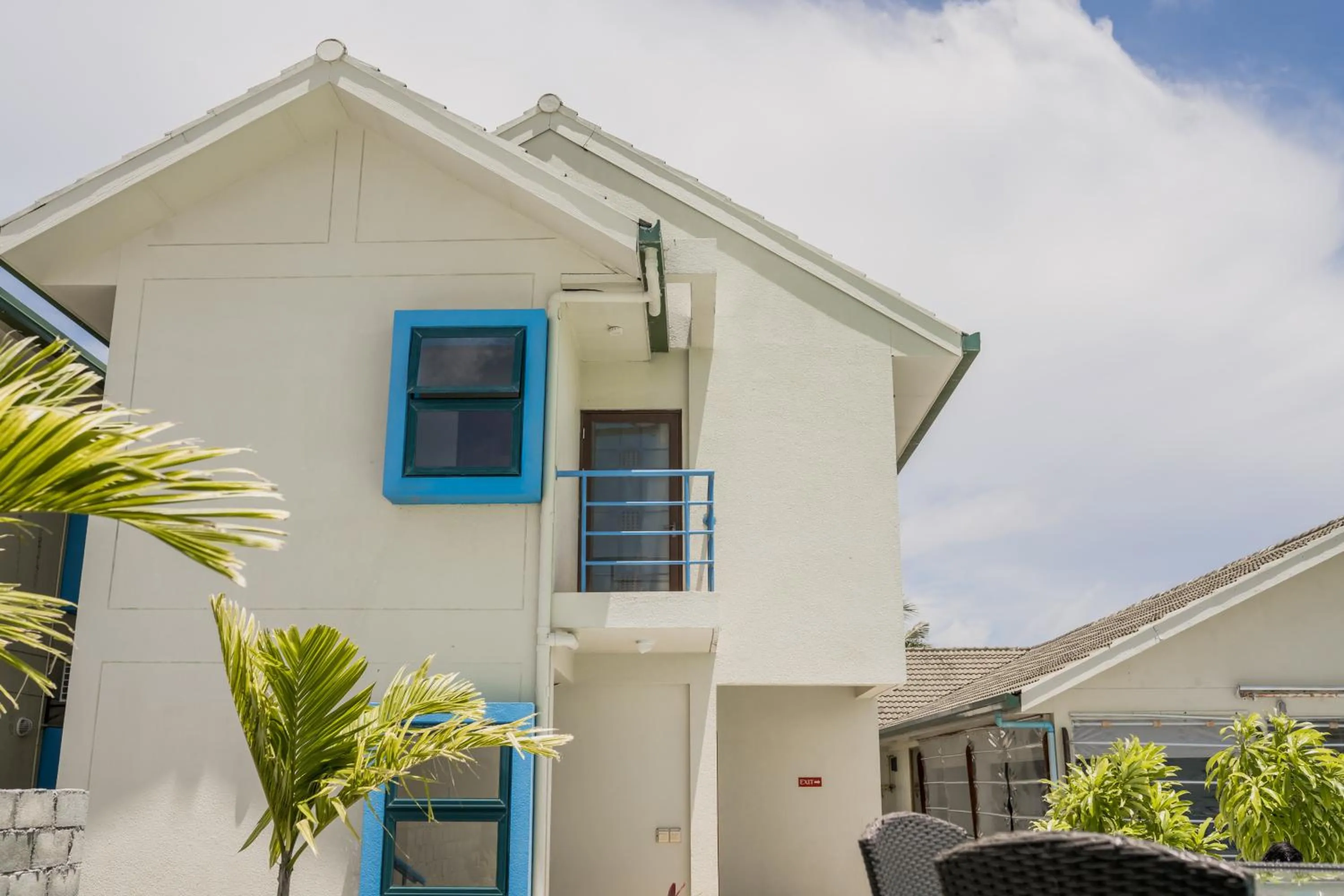 Long Beach Laamu Hotel