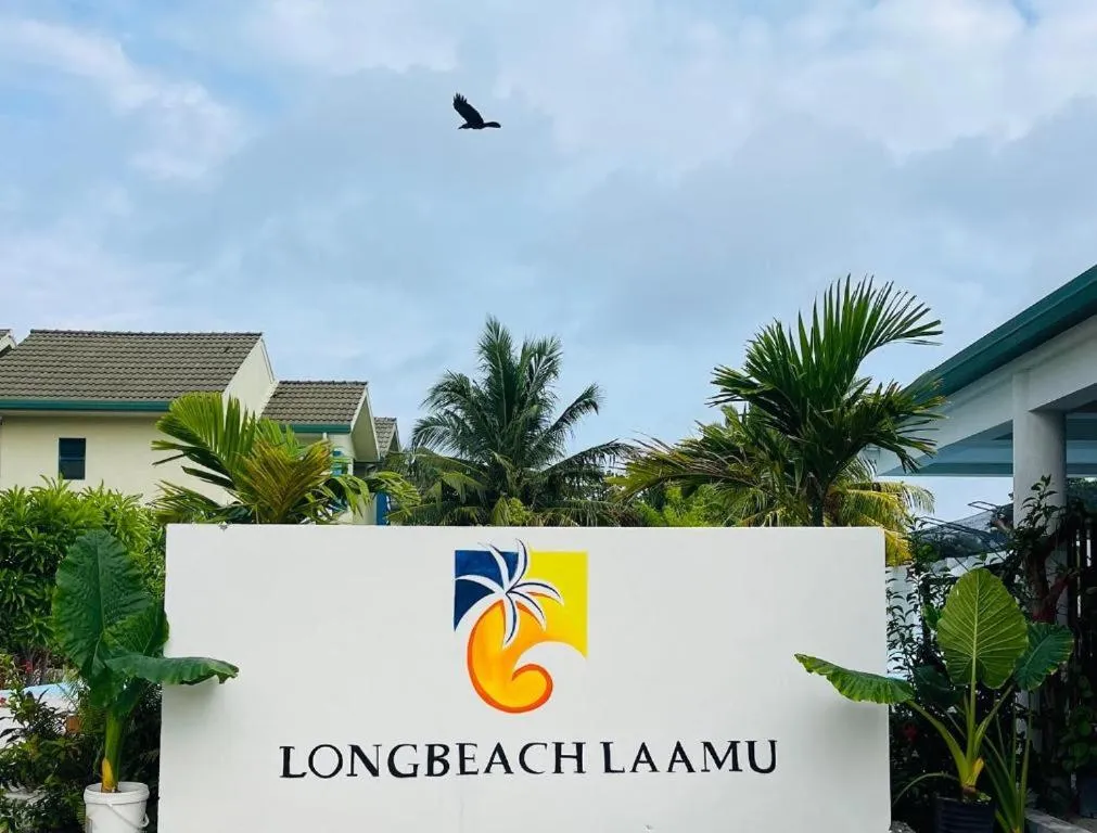 Long Beach Laamu Hotel