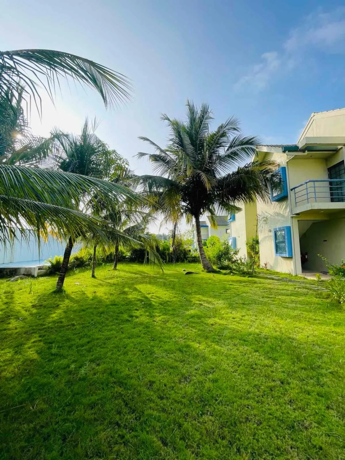 Garden in Long Beach Laamu Hotel