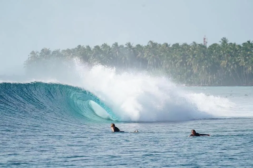 Activities in Long Beach Laamu Hotel