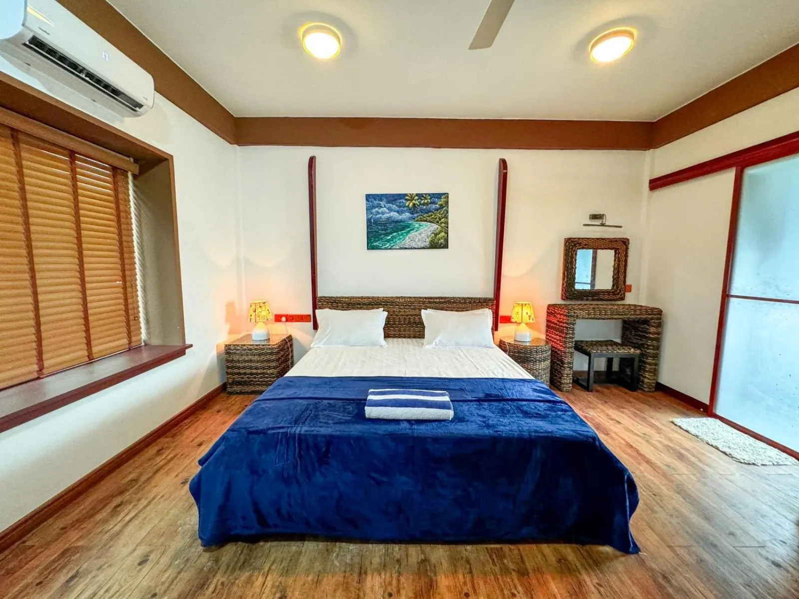 Property building in Long Beach Laamu Hotel