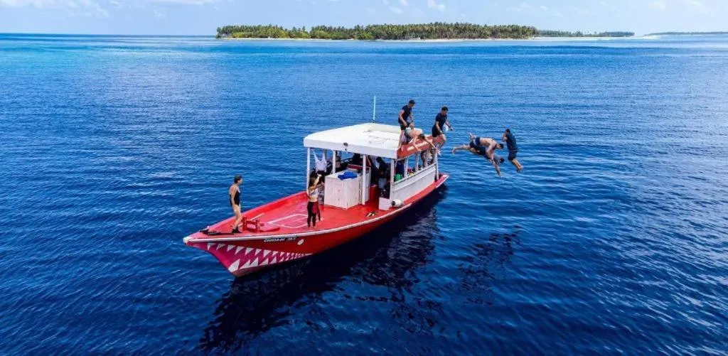 Long Beach Laamu Hotel