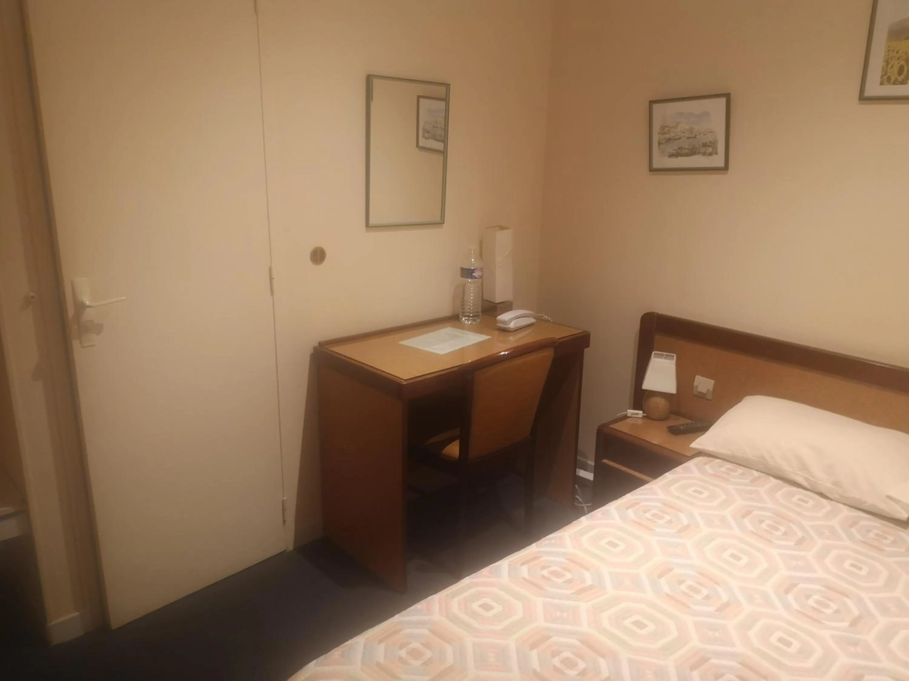 Photo of the whole room, Bed in Hotel les Troenes