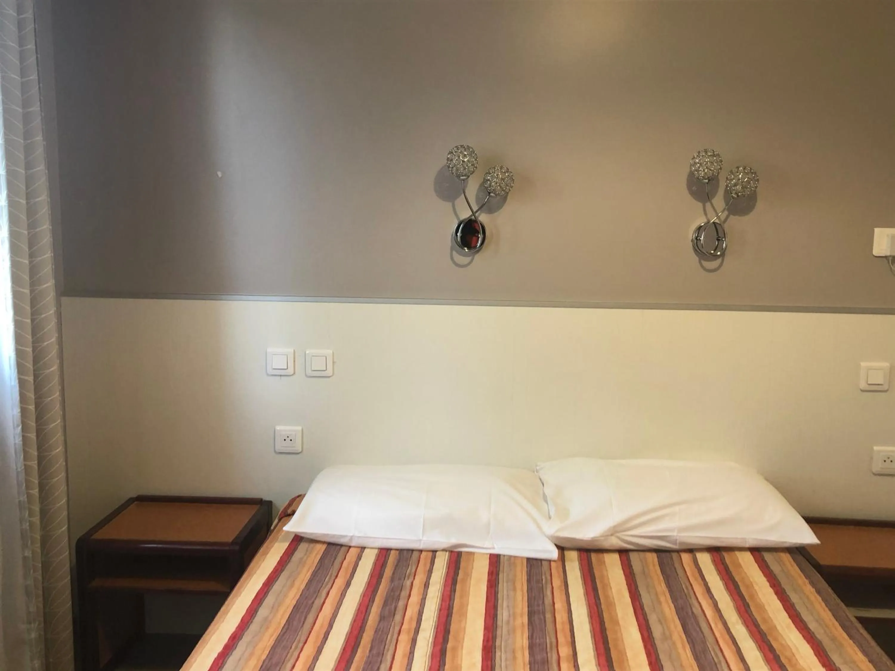 Bed in Hotel les Troenes