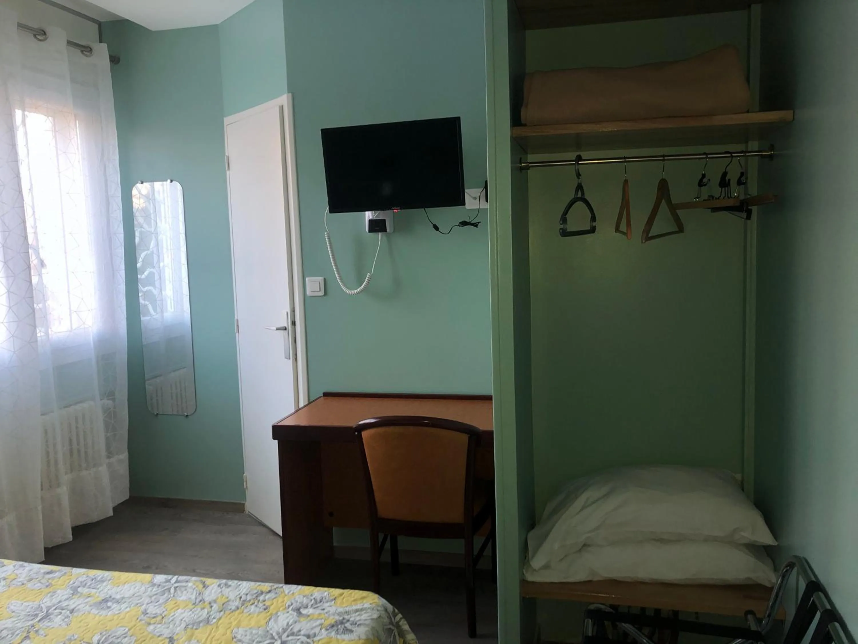 Day, Bed in Hotel les Troenes