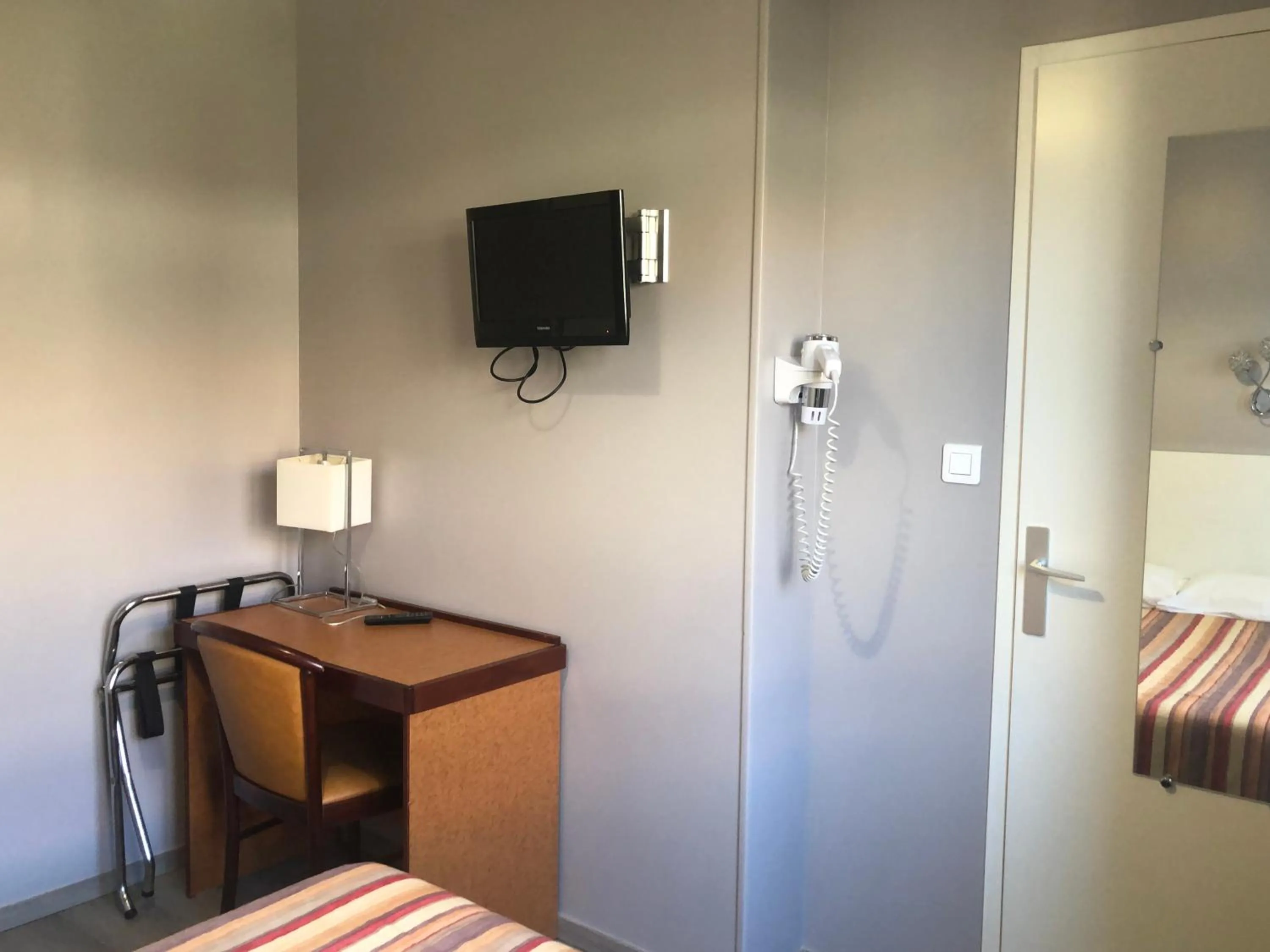 TV and multimedia, Bed in Hotel les Troenes