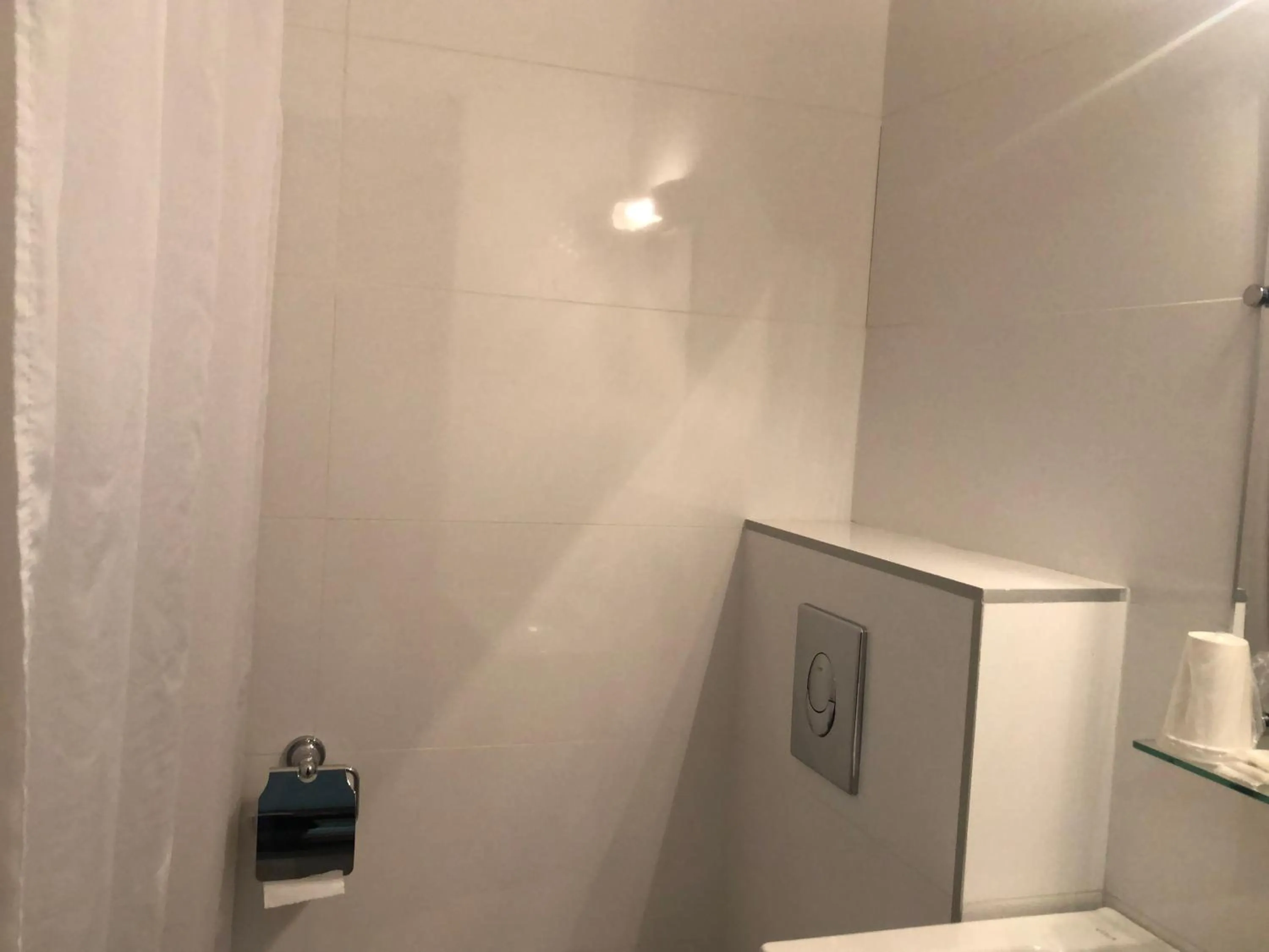 Bathroom in Hotel les Troenes